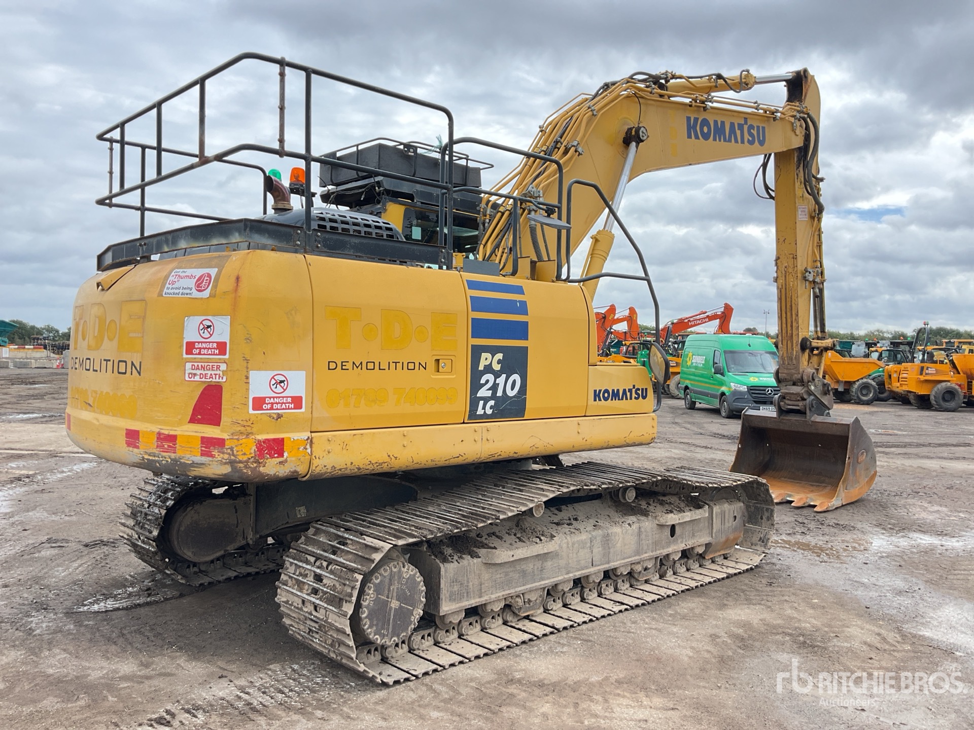 2014 Komatsu PC210LC-10