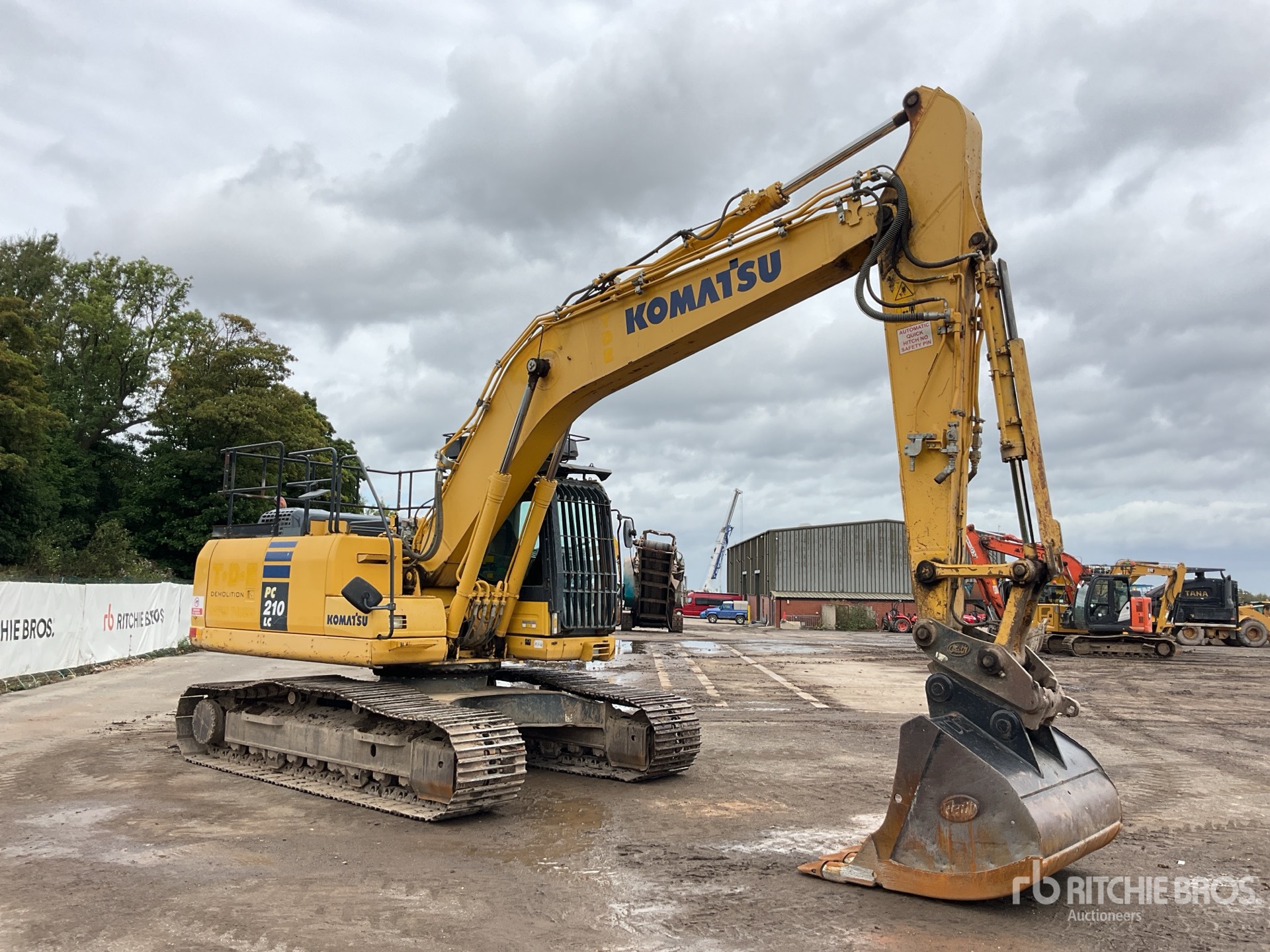 2014 Komatsu PC210LC-10