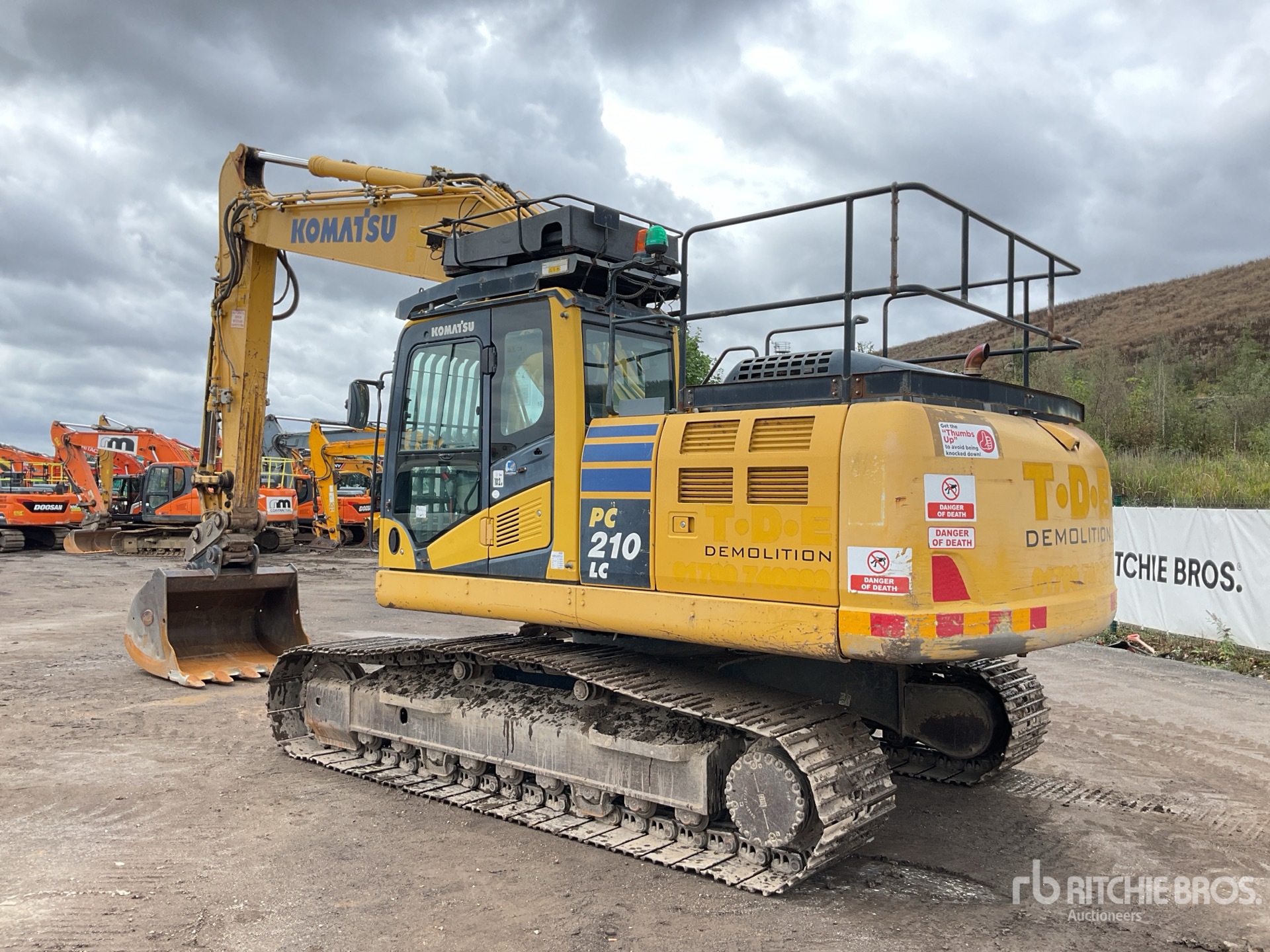 2014 Komatsu PC210LC-10