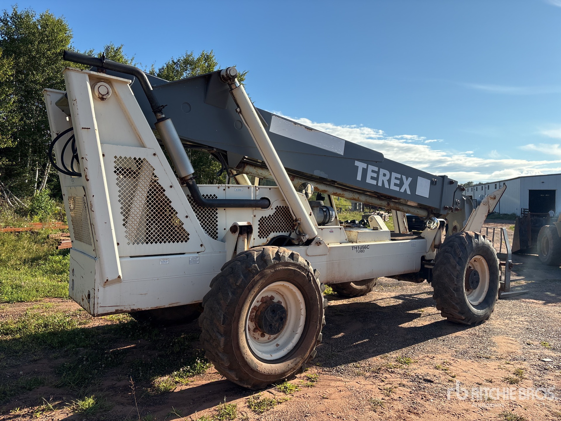2002 Terex TH1056C