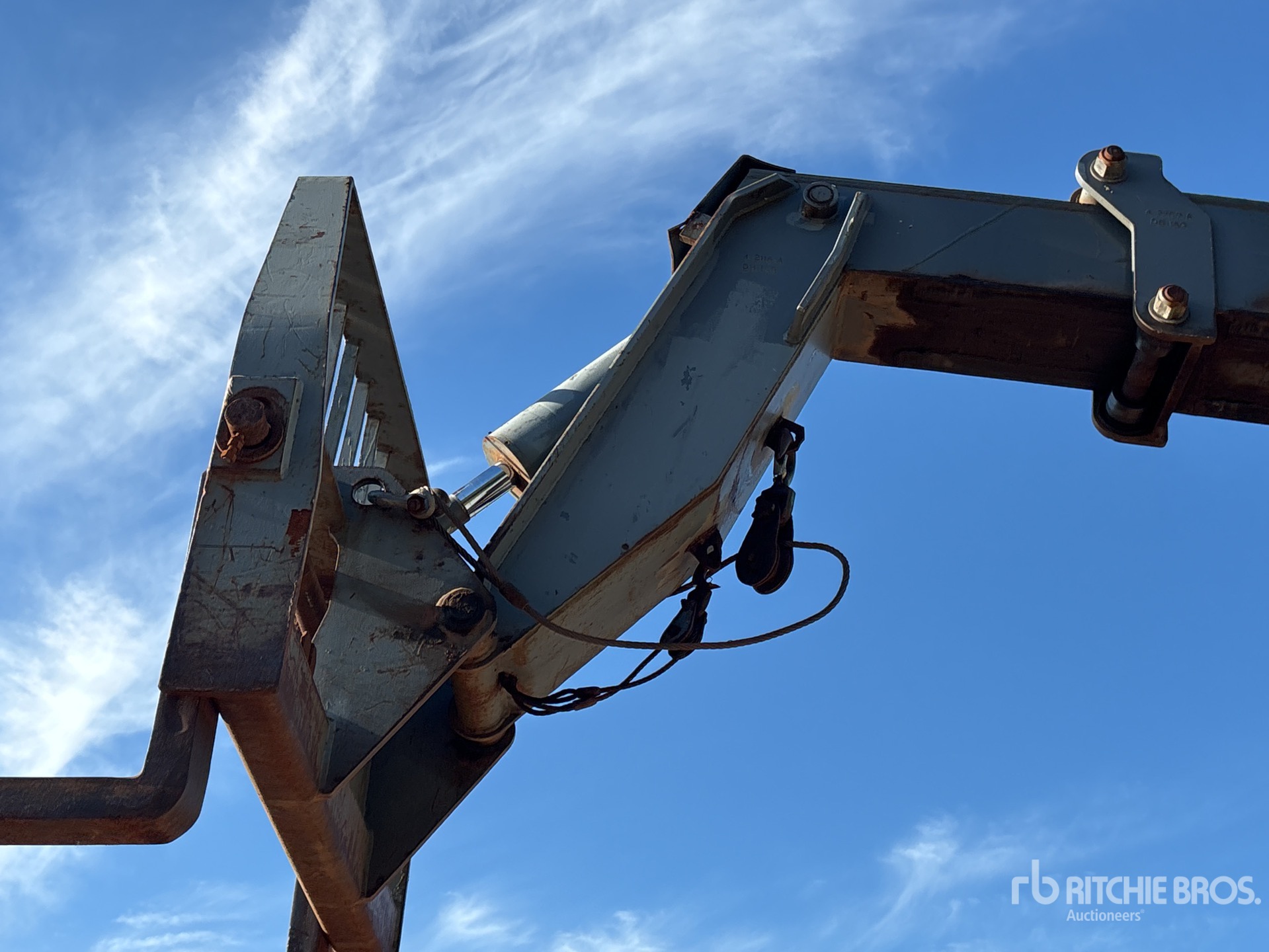 2002 Terex TH1056C