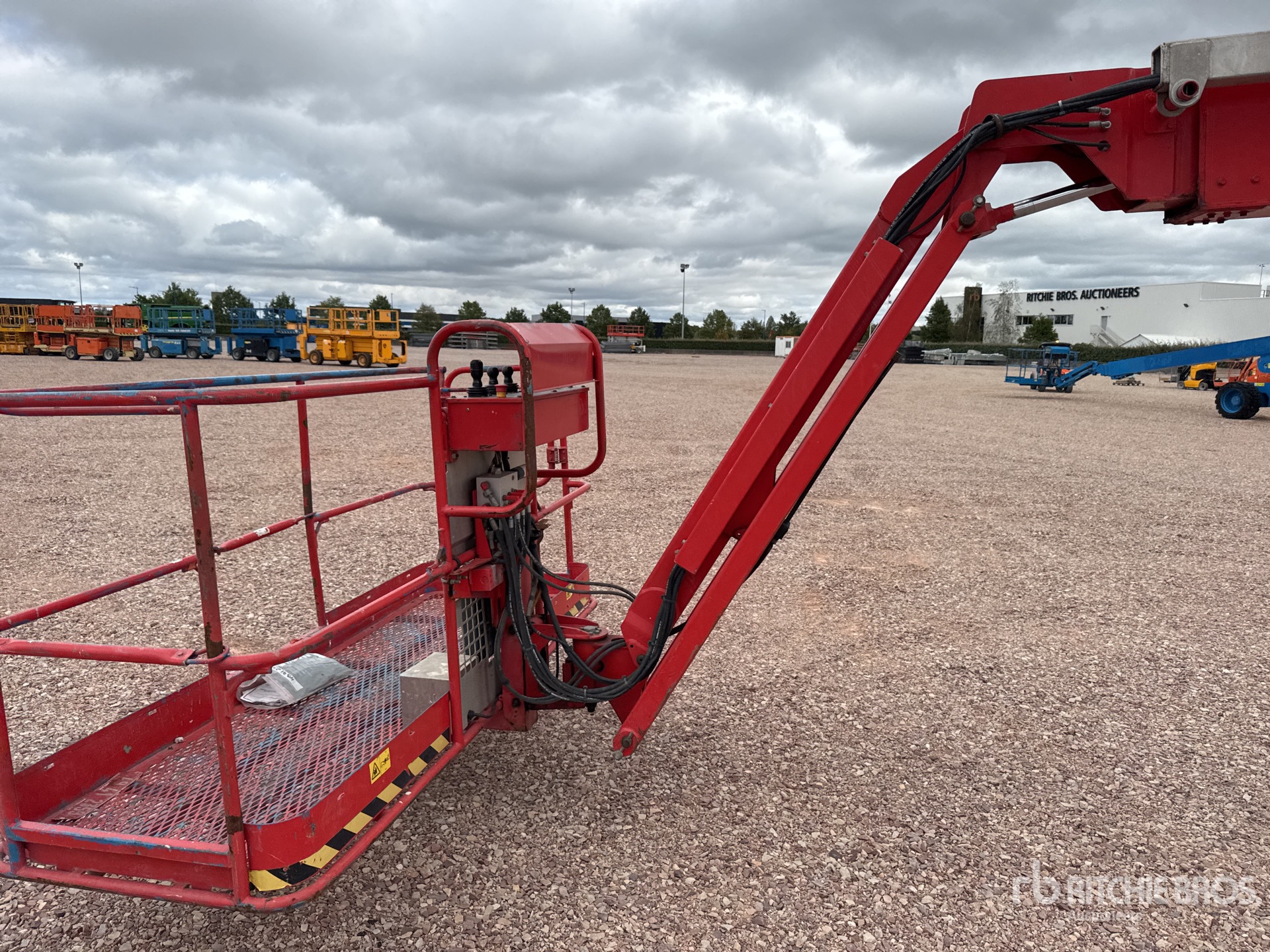 2010 Genie Z80/60