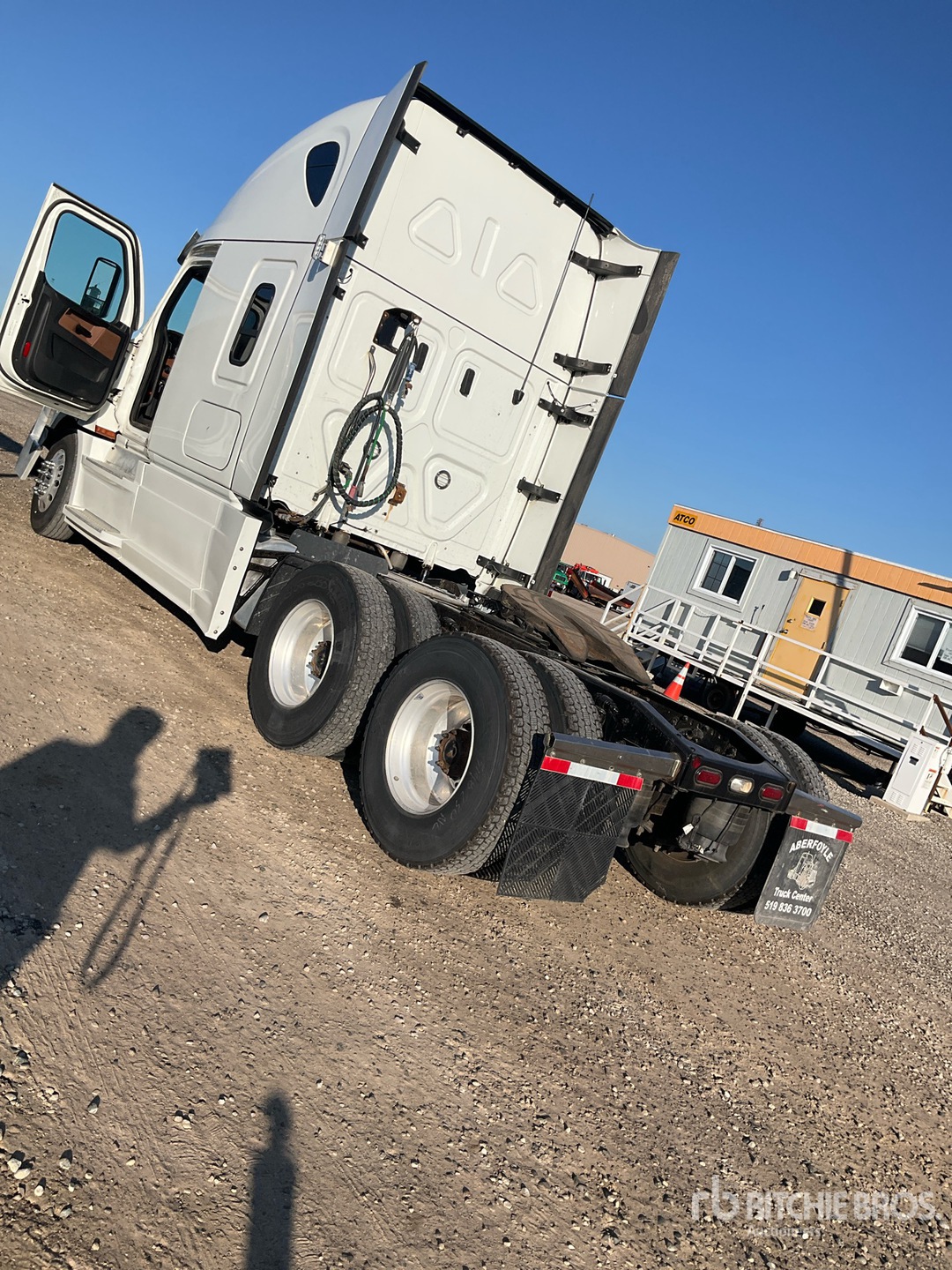 2023 Freightliner CASCADIA 126