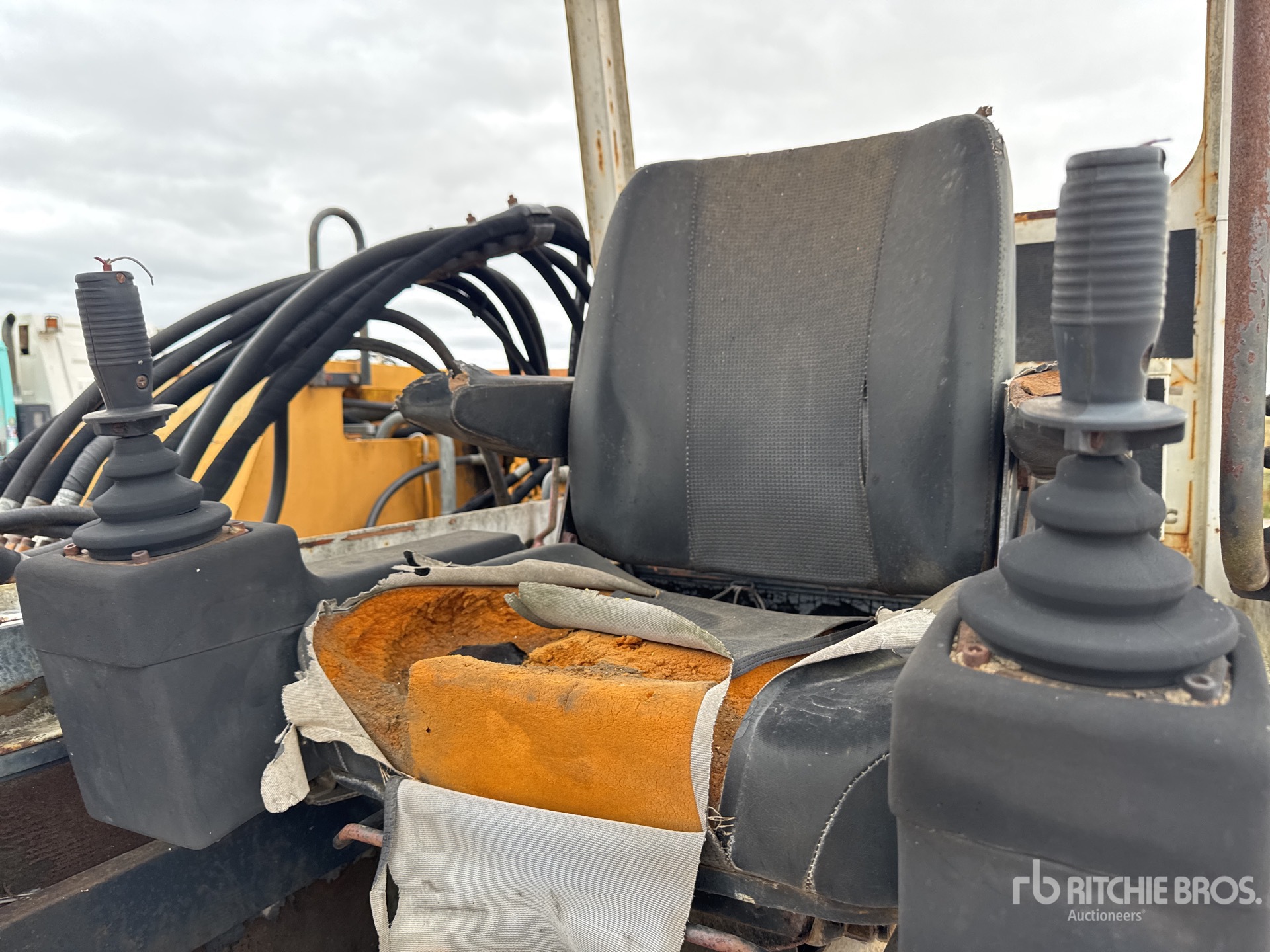 1988 Liebherr R912LC