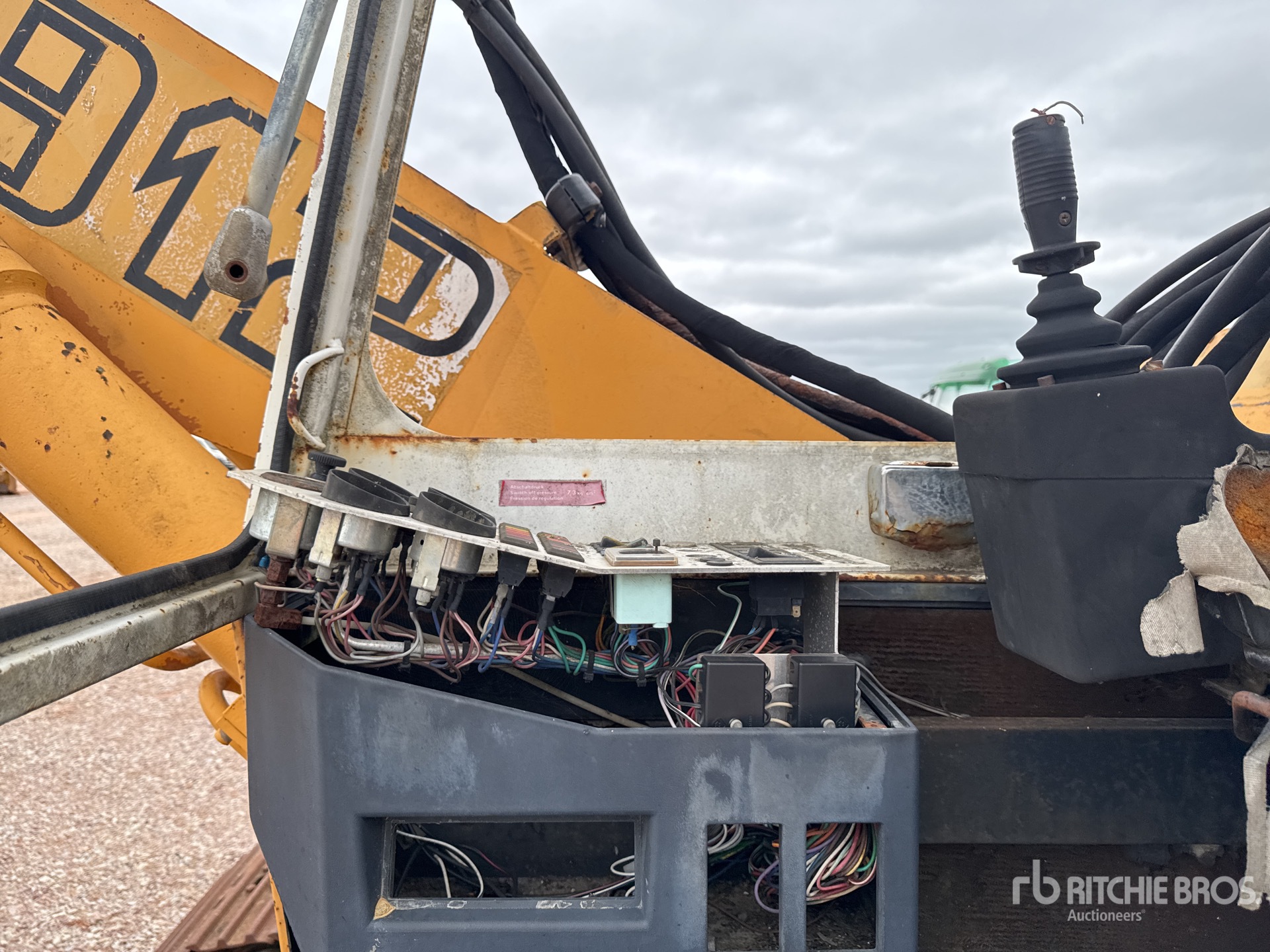 1988 Liebherr R912LC