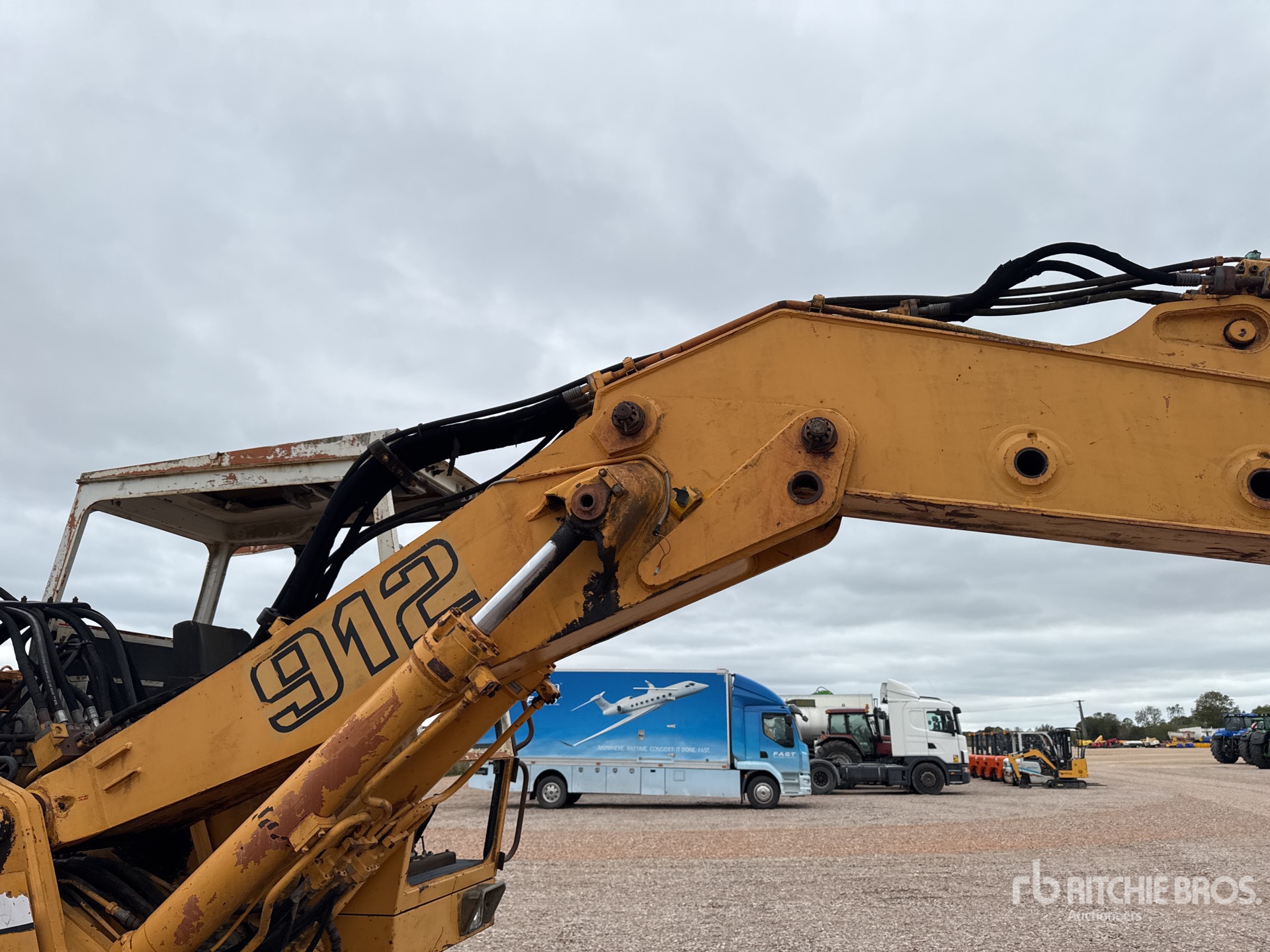 1988 Liebherr R912LC