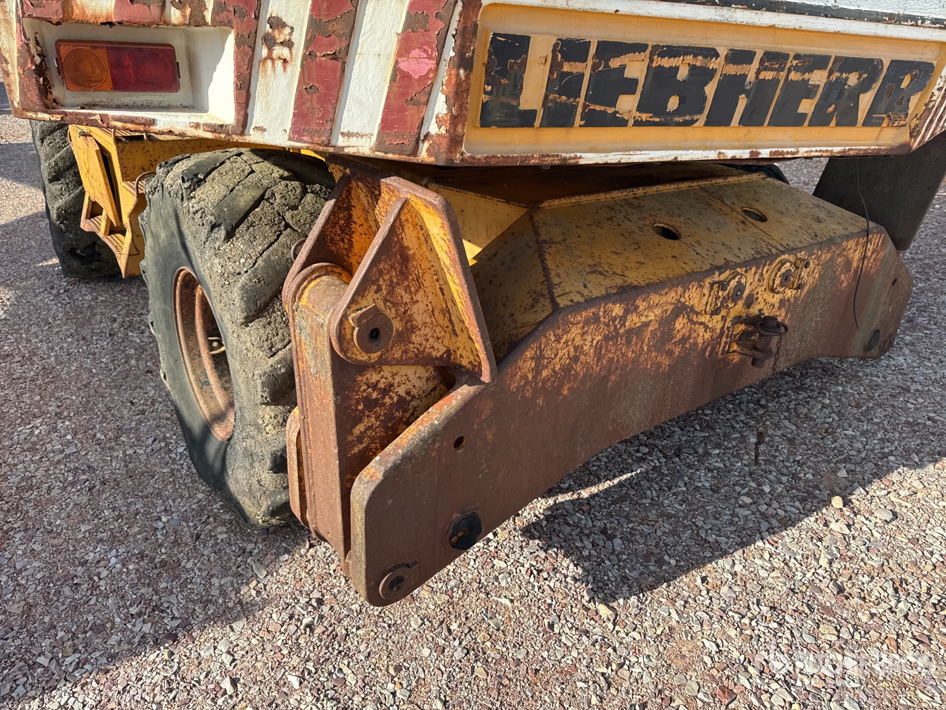 1988 Liebherr A902