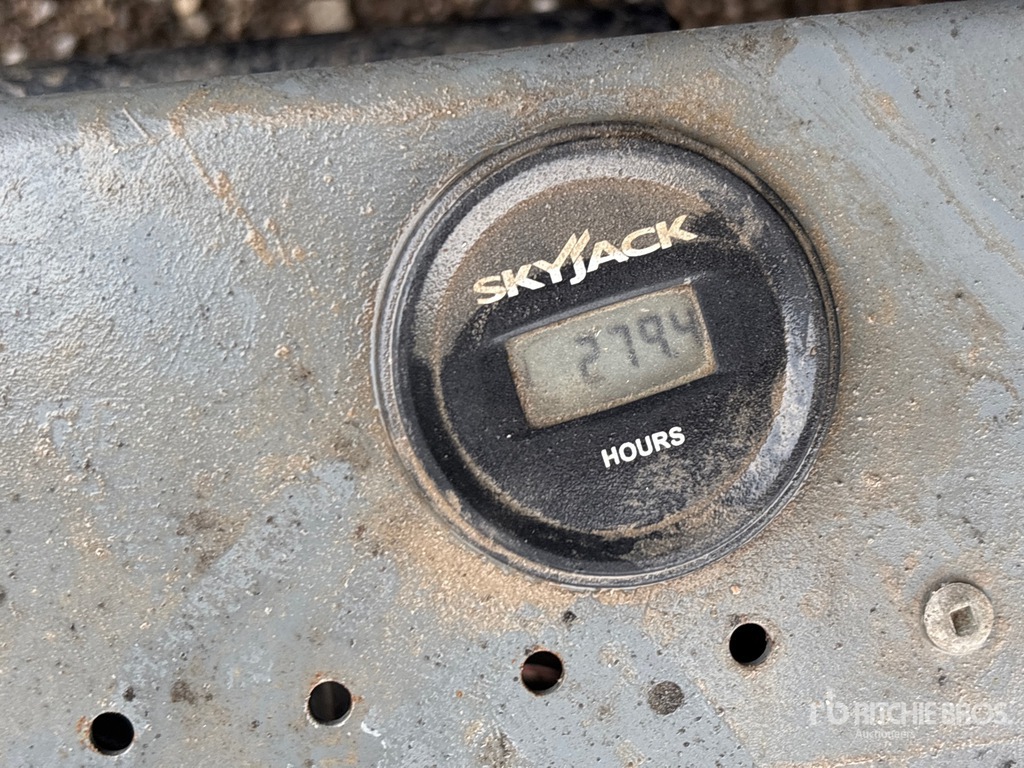 General Appearance with Hour Meter / Odometer