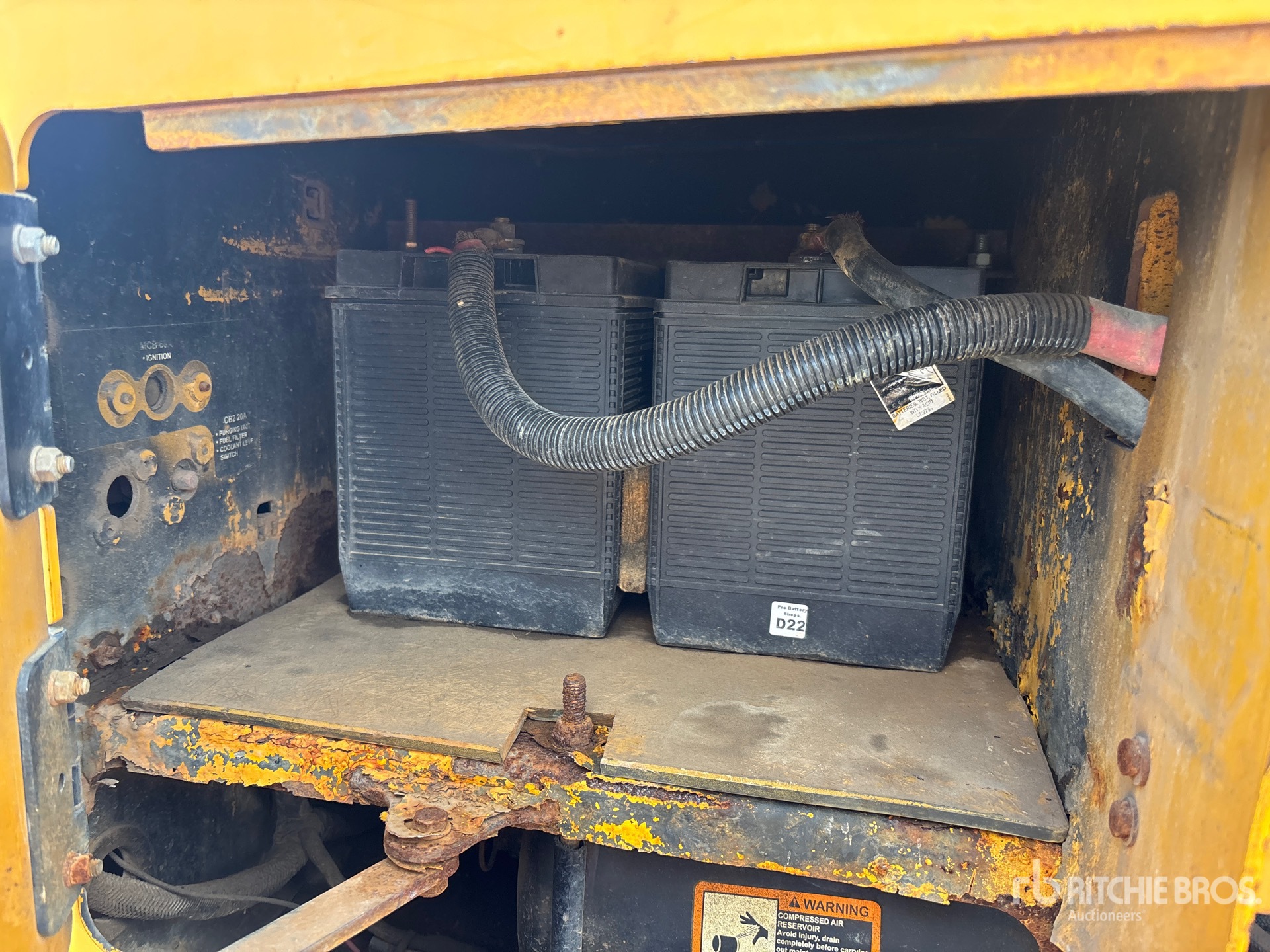 2011 John Deere 250D