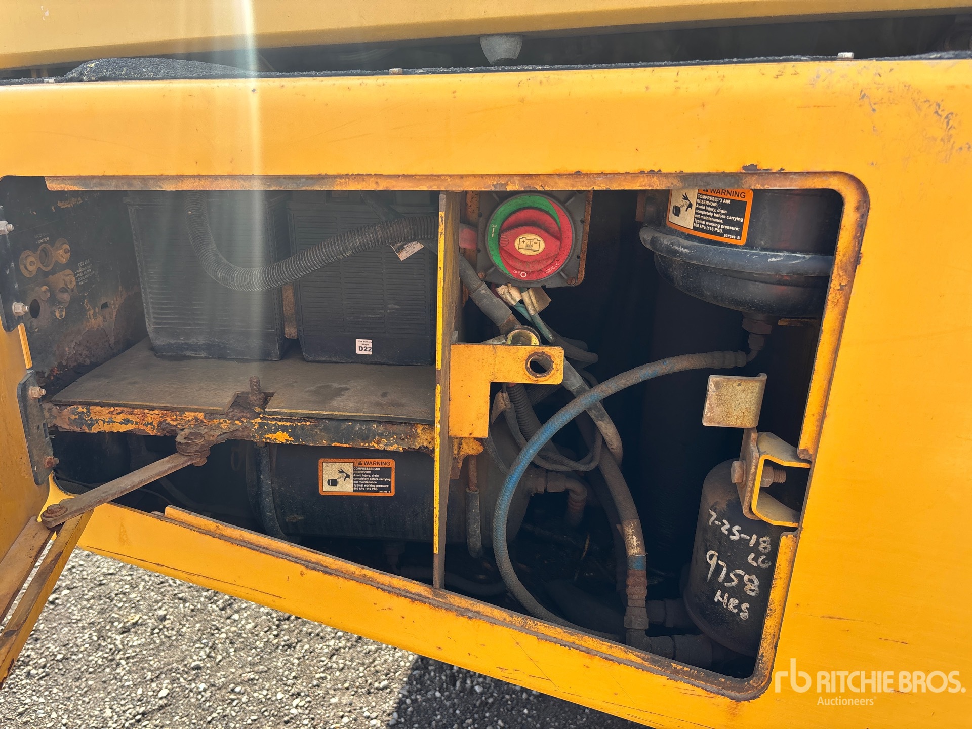 2011 John Deere 250D