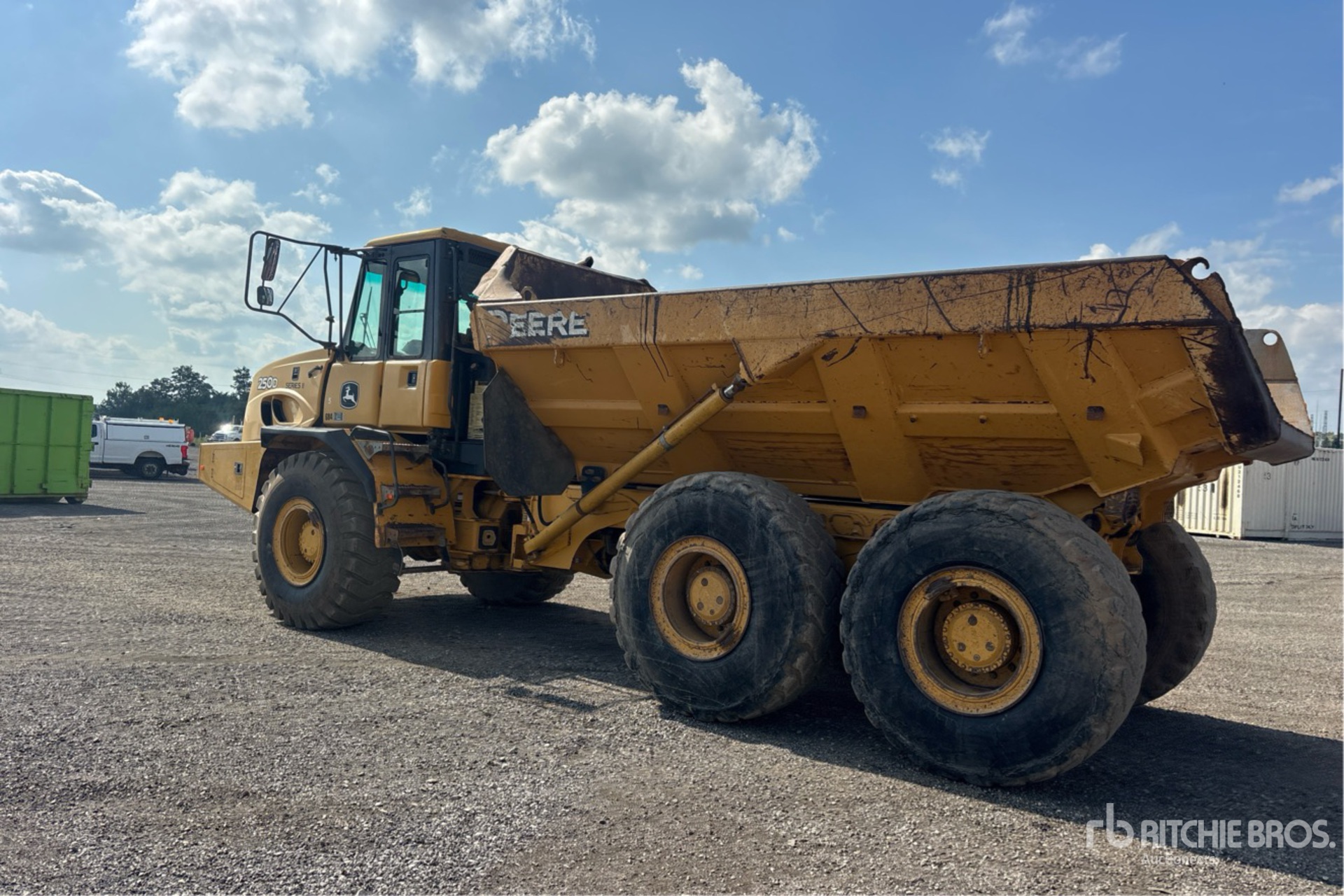 2011 John Deere 250D