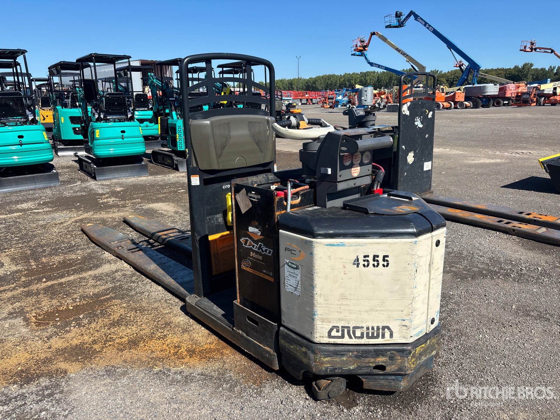 2011 Crown PC4500-80