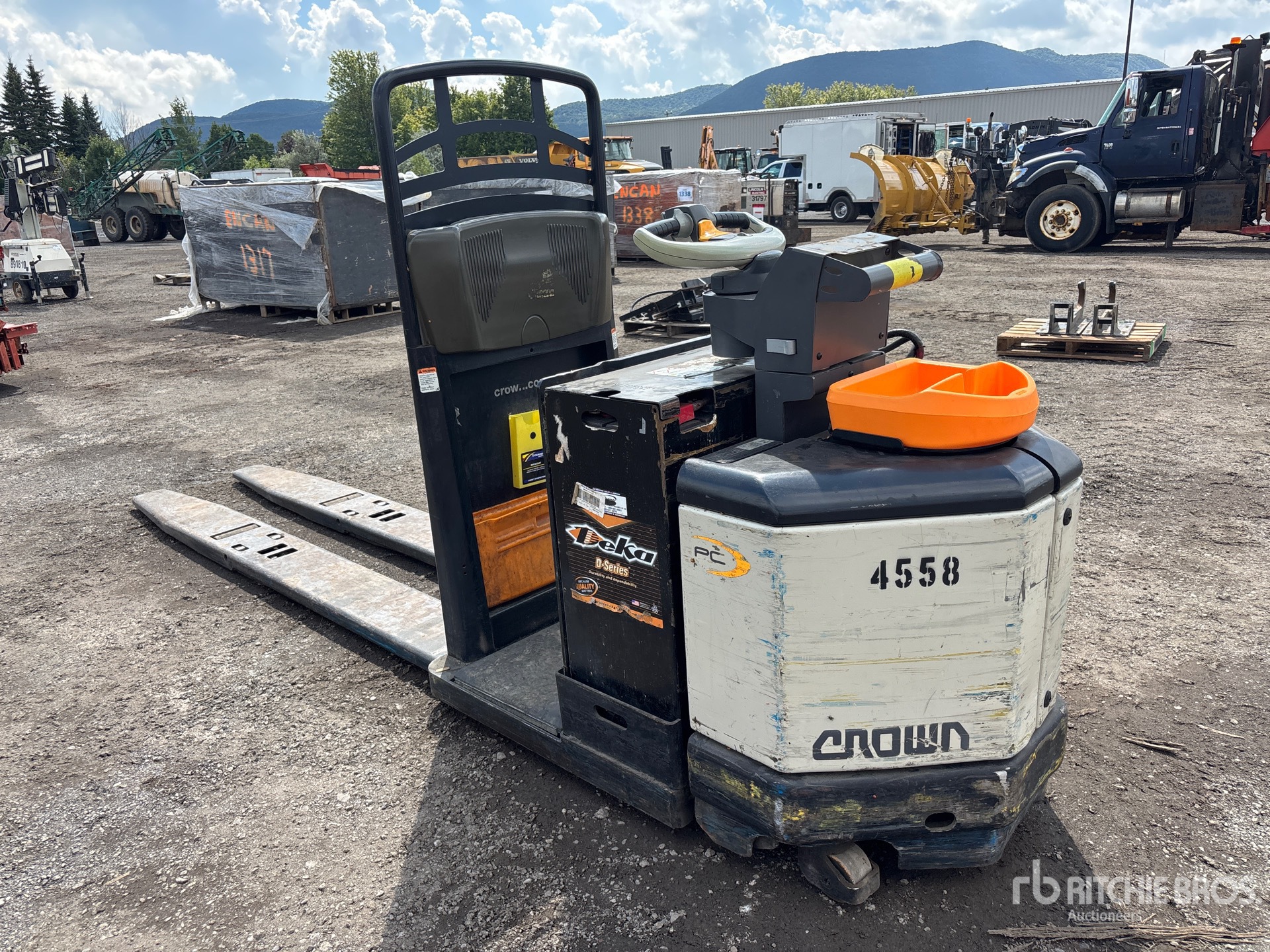 2011 Crown PC4500-80