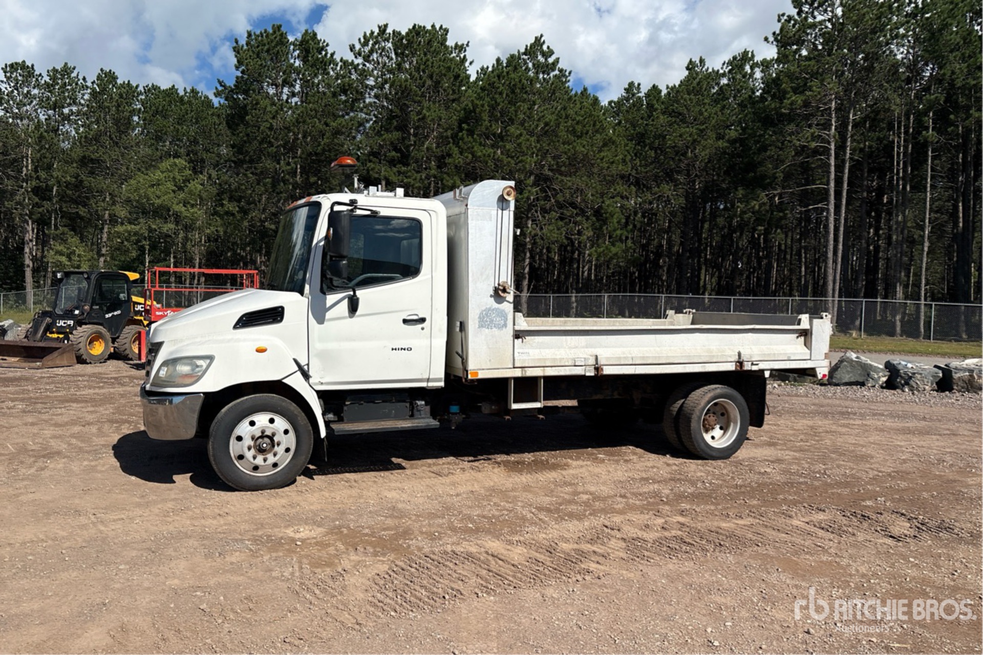 2008 Hino 185