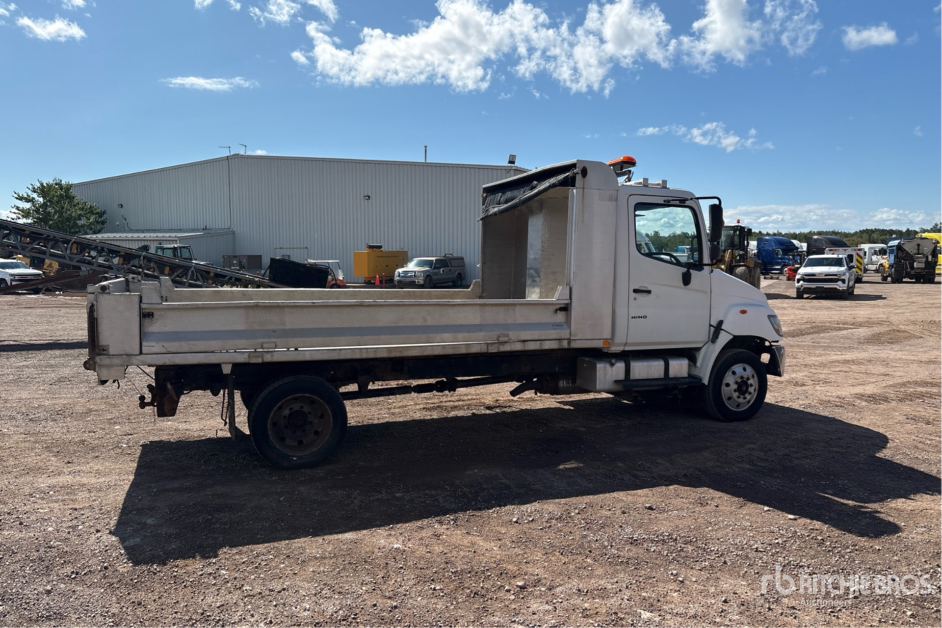 2008 Hino 185