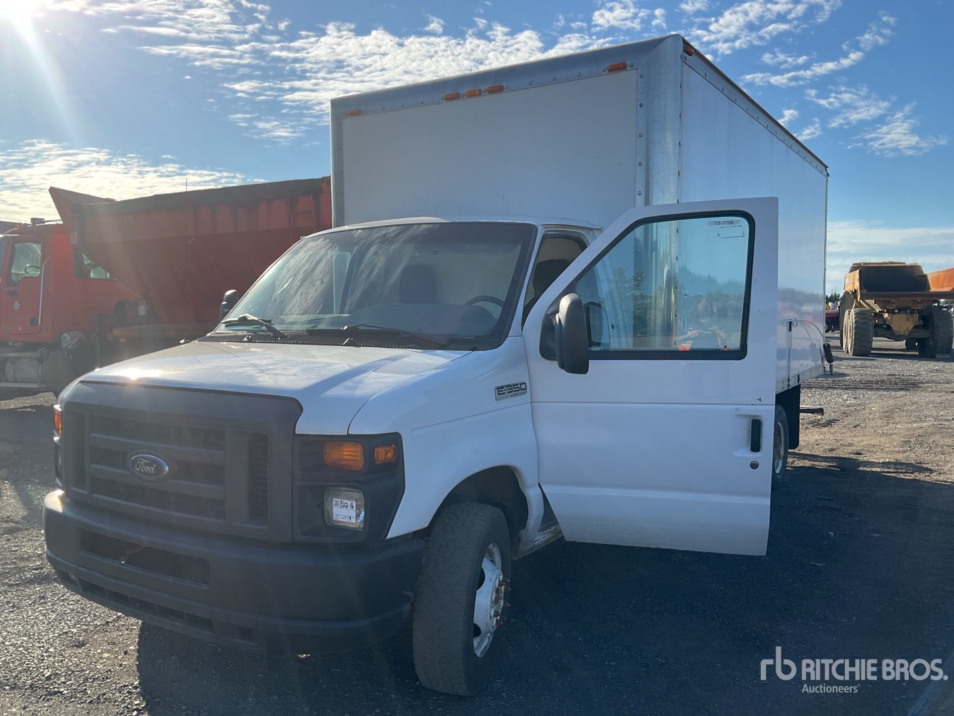 2017 Ford E350