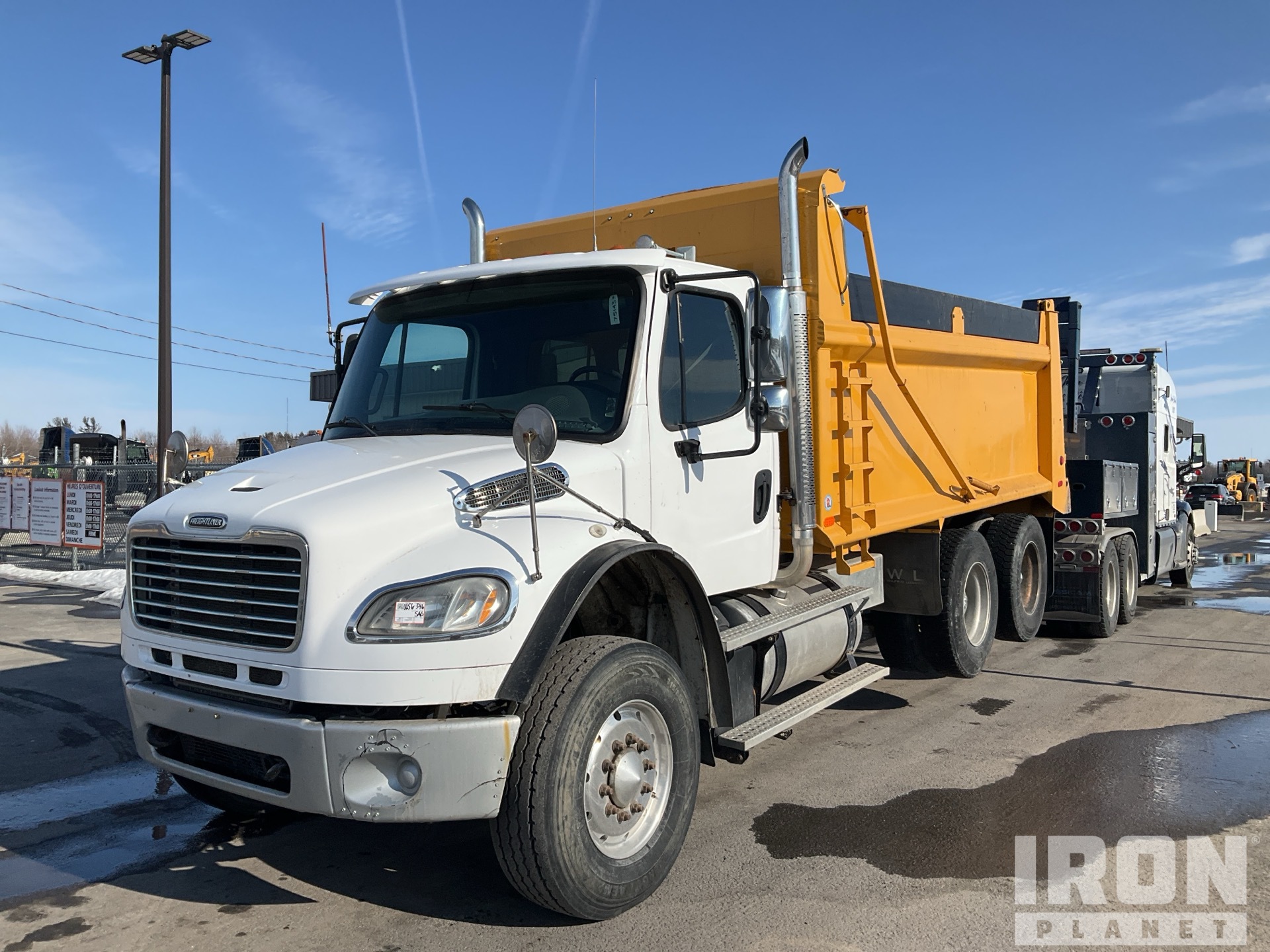 2017 Freightliner M2 106