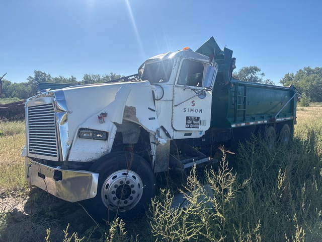 2006 Freightliner Classic 120 6x4 T/A Dump Truck (Inoperable)