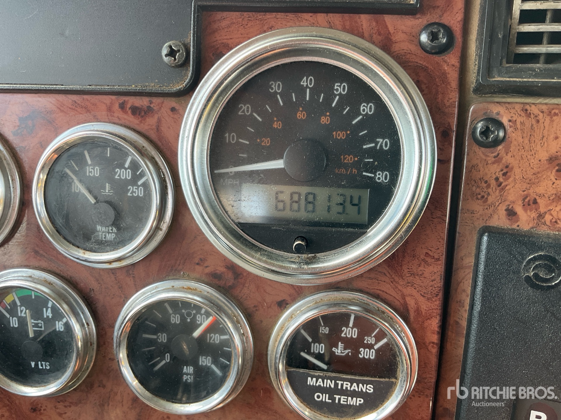 2007 Peterbilt 335