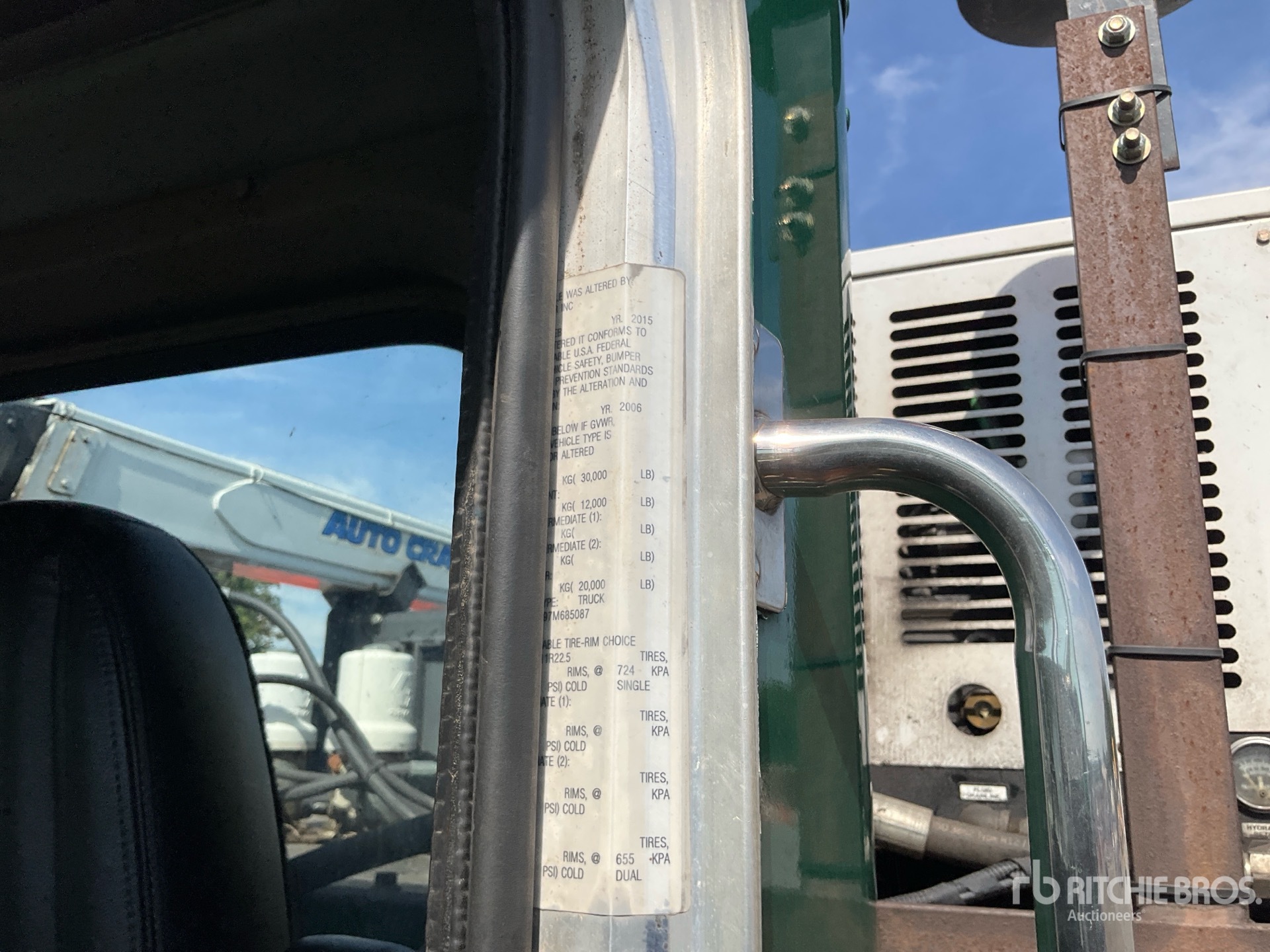 2007 Peterbilt 335