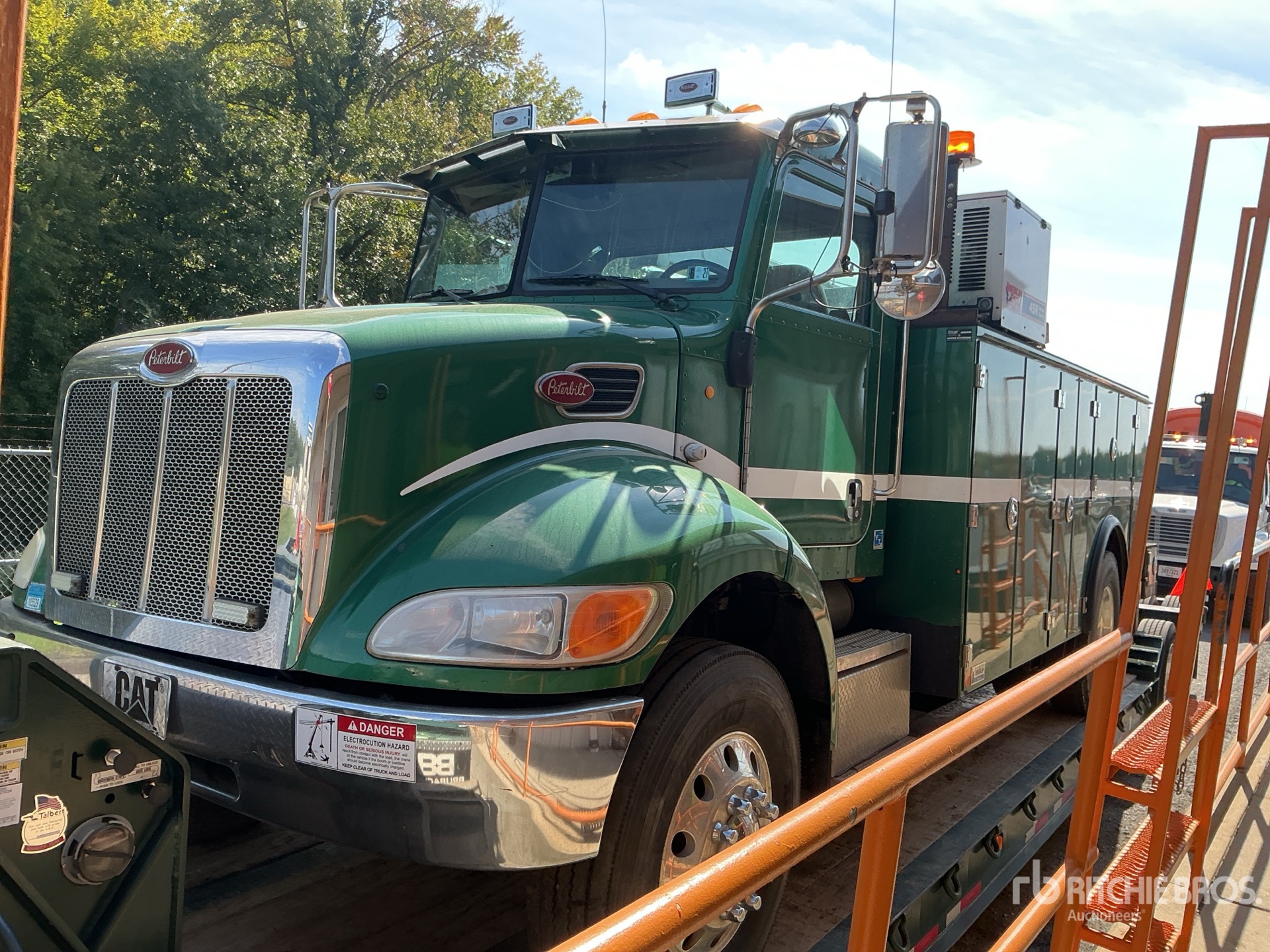 2007 Peterbilt 335