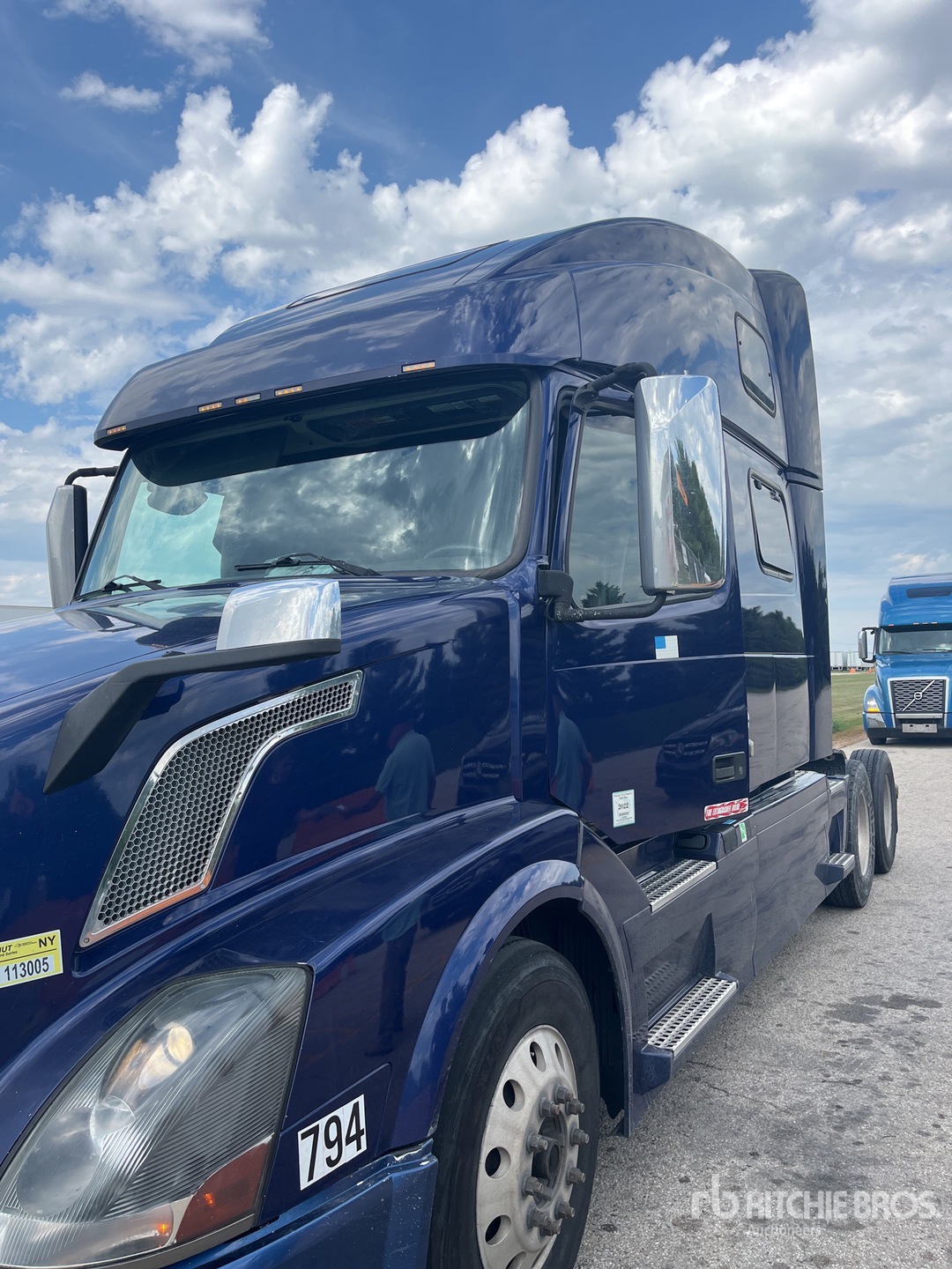 Photo of 2013 Volvo VNL