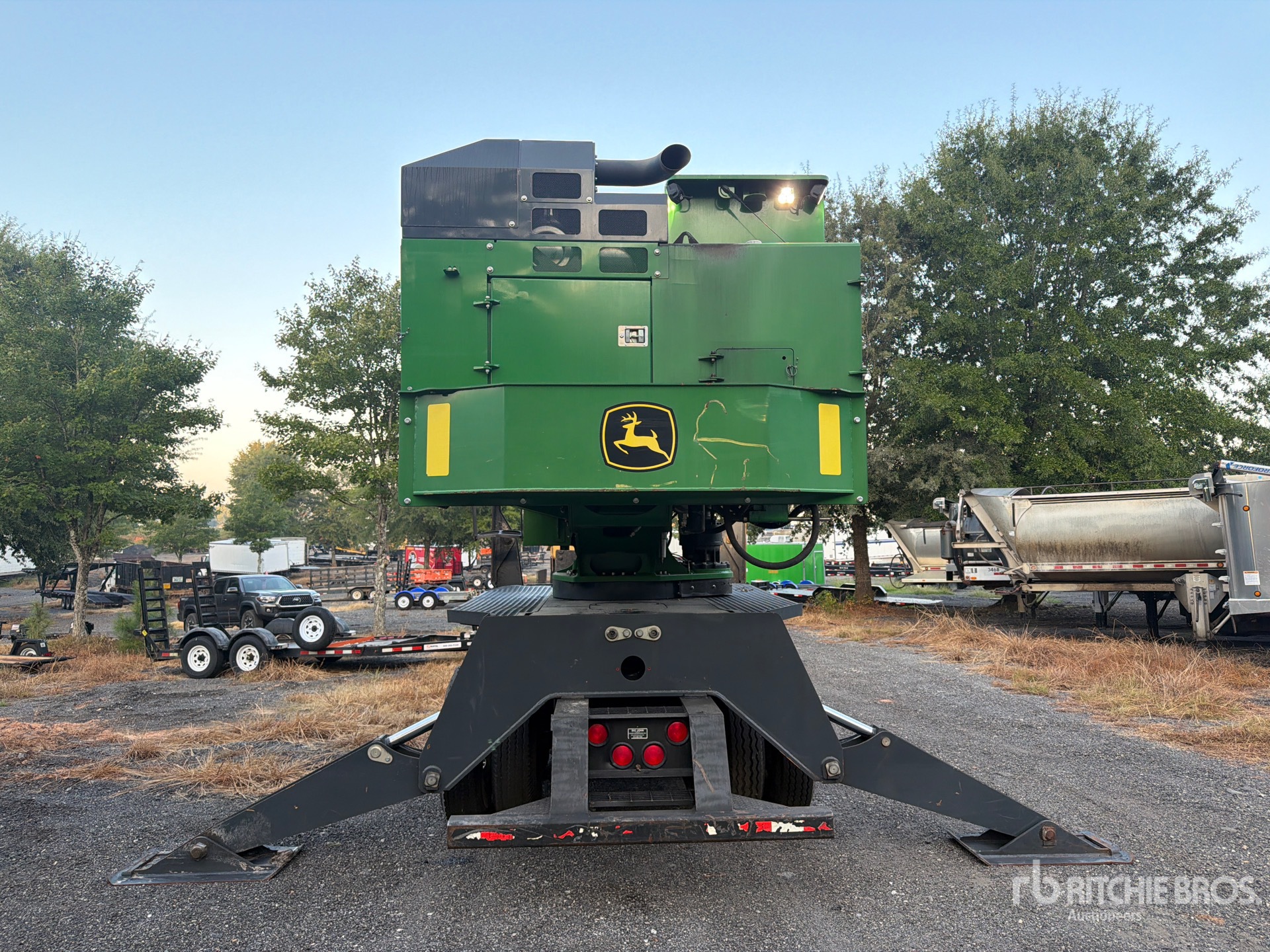 2021 John Deere 437E