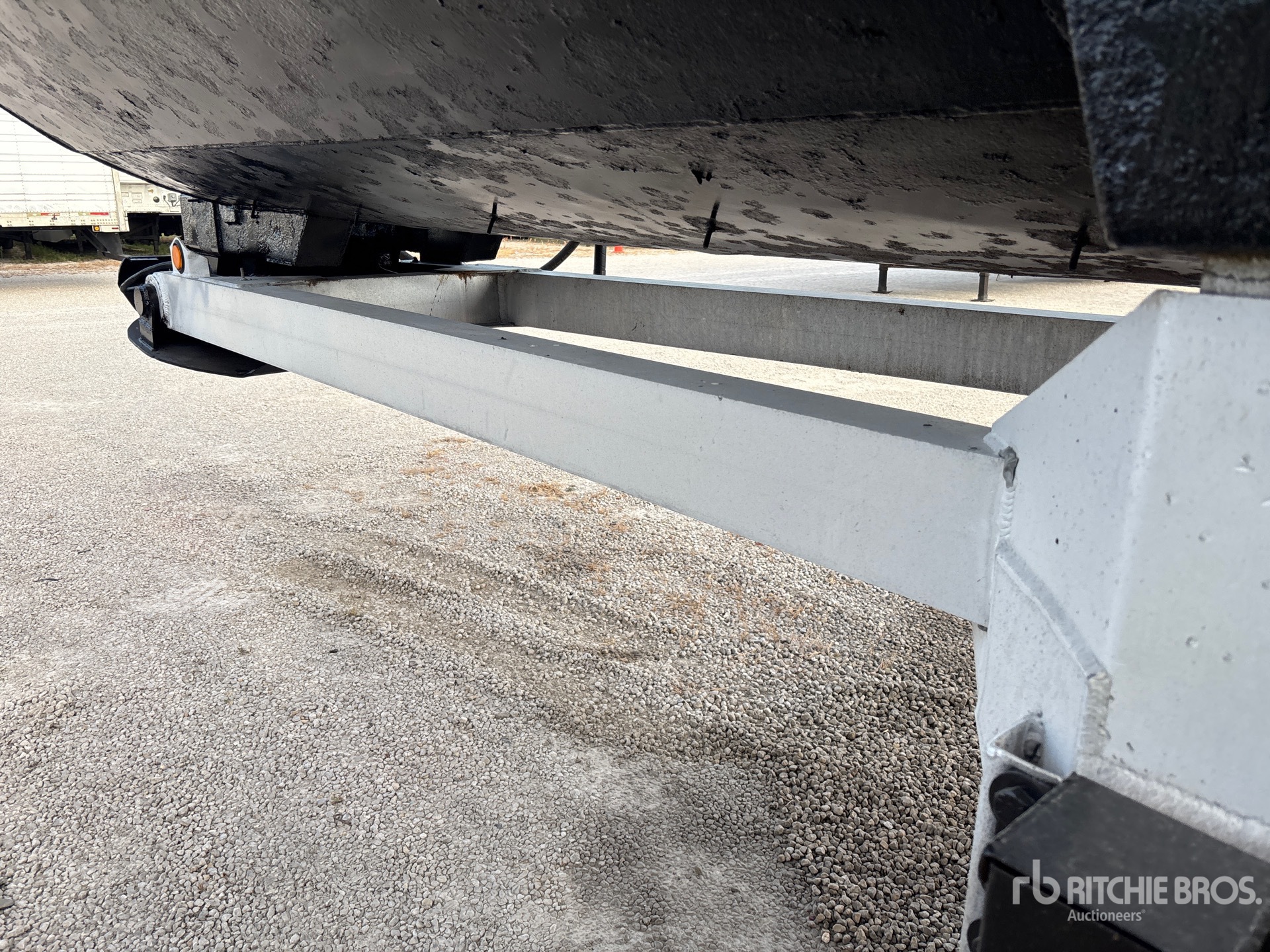 2001 American Trailers 40 FT T/A FRAMELESS