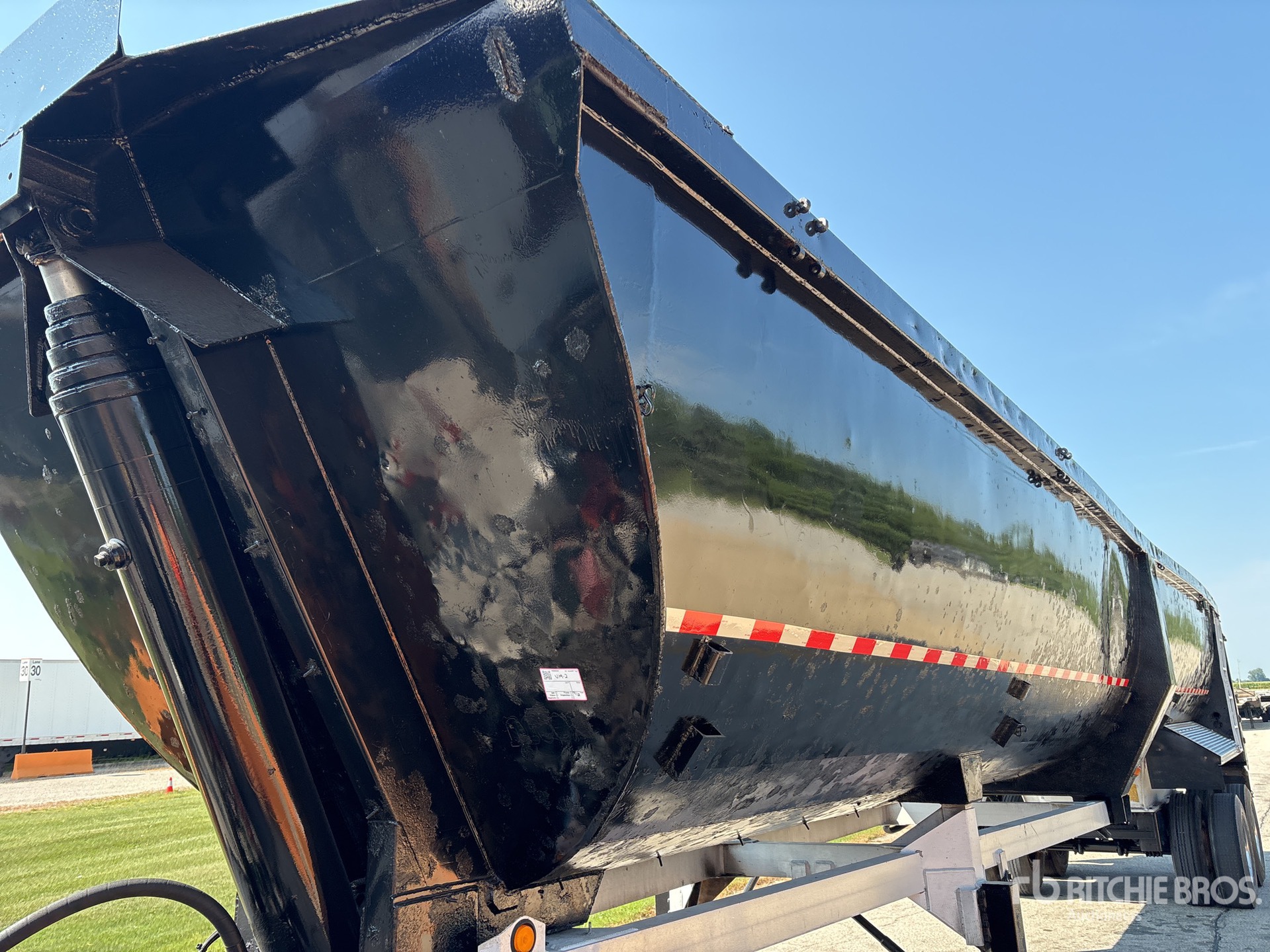 2001 American Trailers 40 FT T/A FRAMELESS
