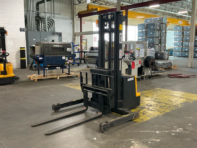 Vestil S-118-AA-FR 1500 lb Reach Truck