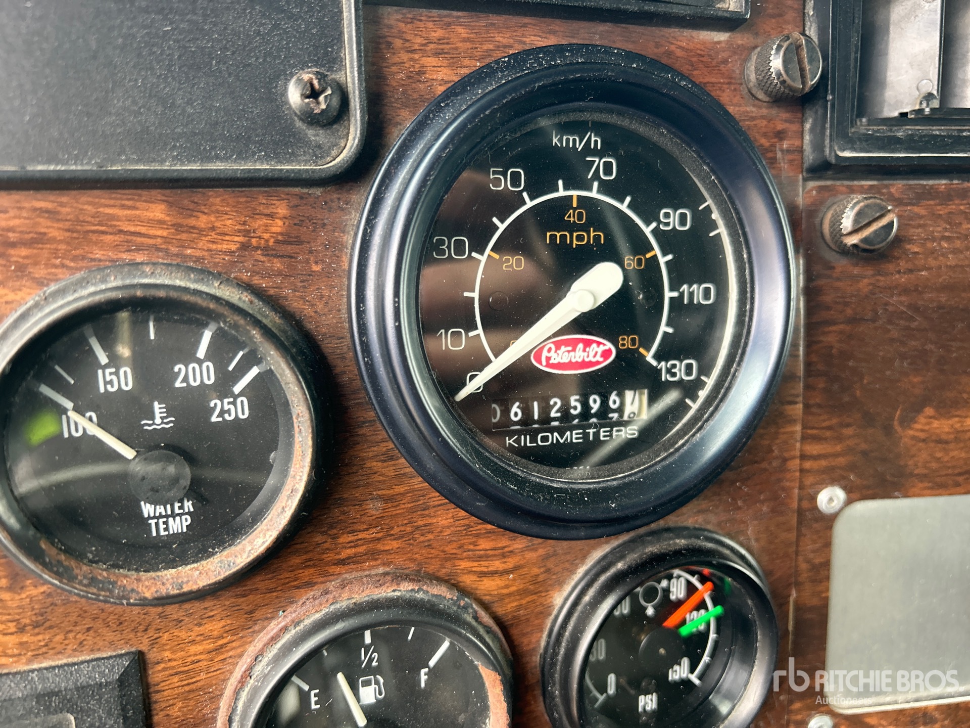 1996 Peterbilt 385