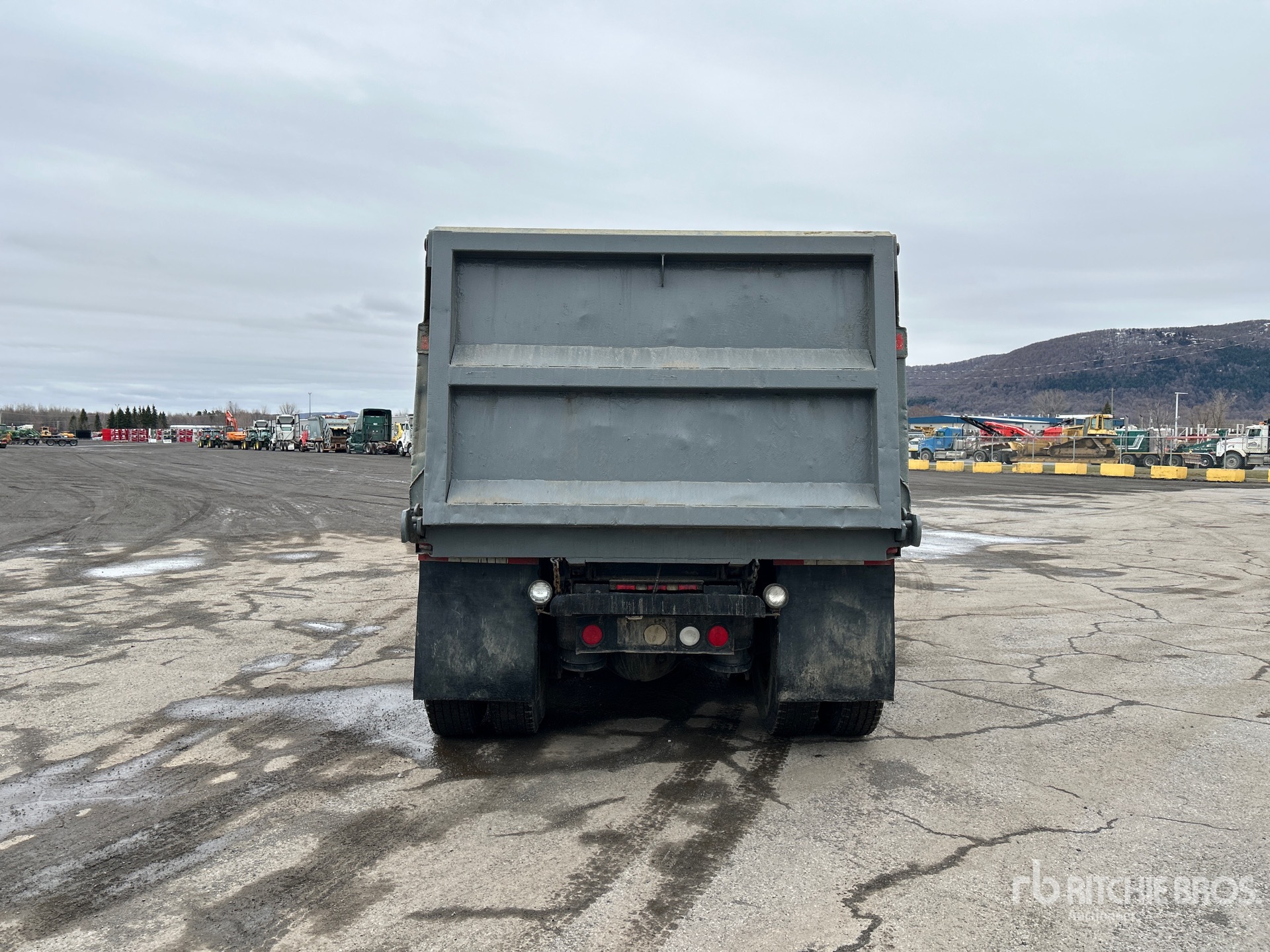 1996 Peterbilt 385