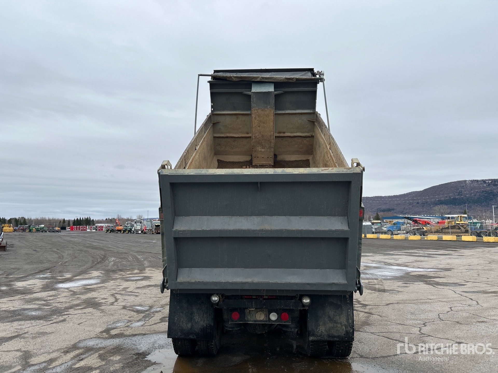 1996 Peterbilt 385