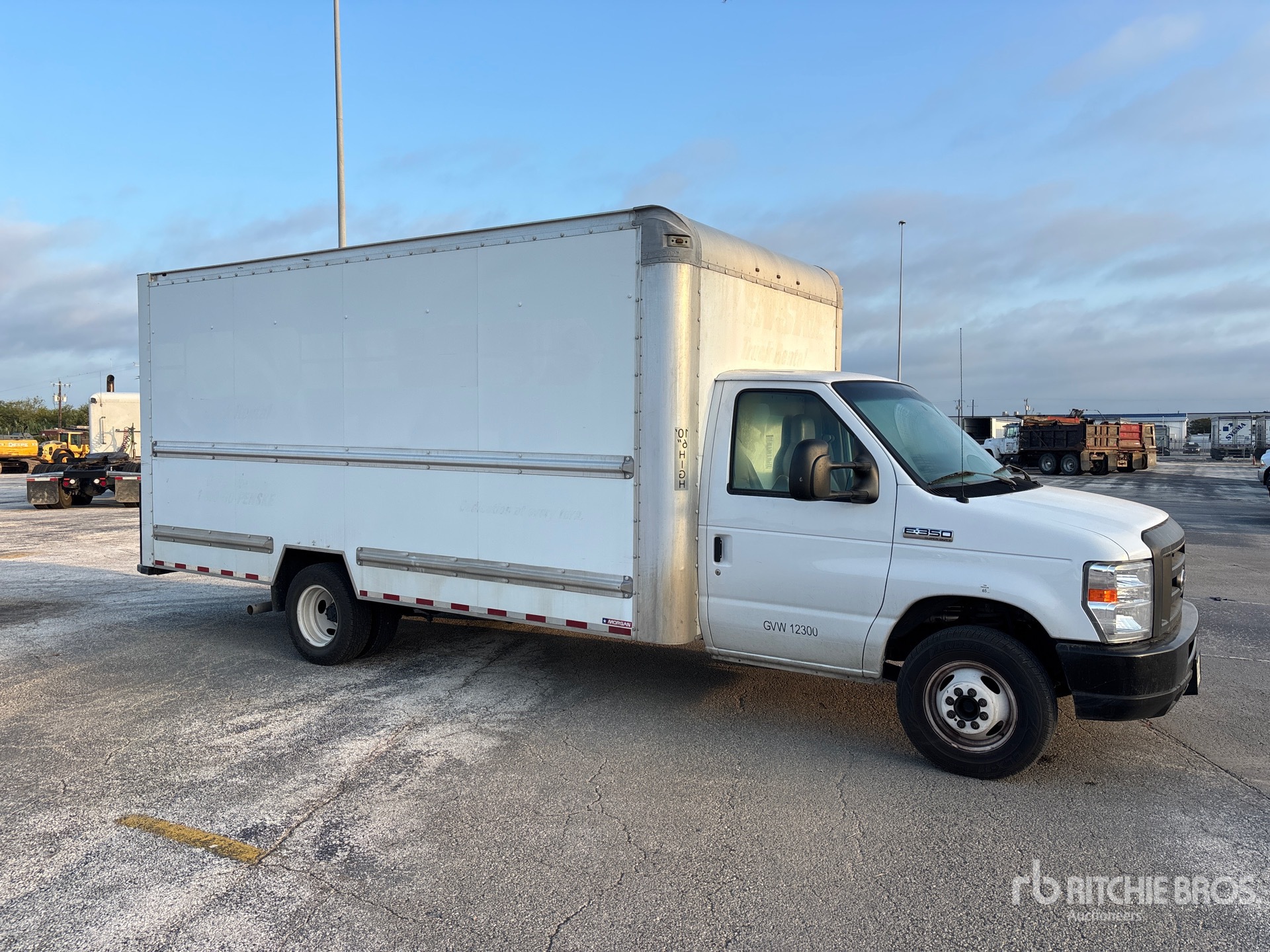 2018 Ford E-350
