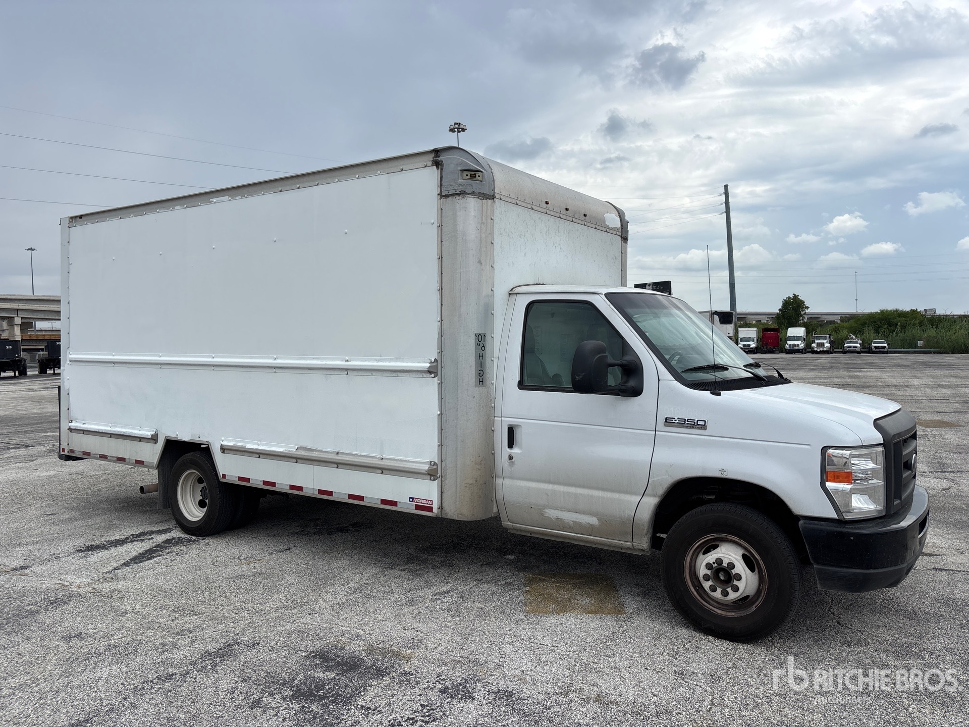 2018 Ford E-350