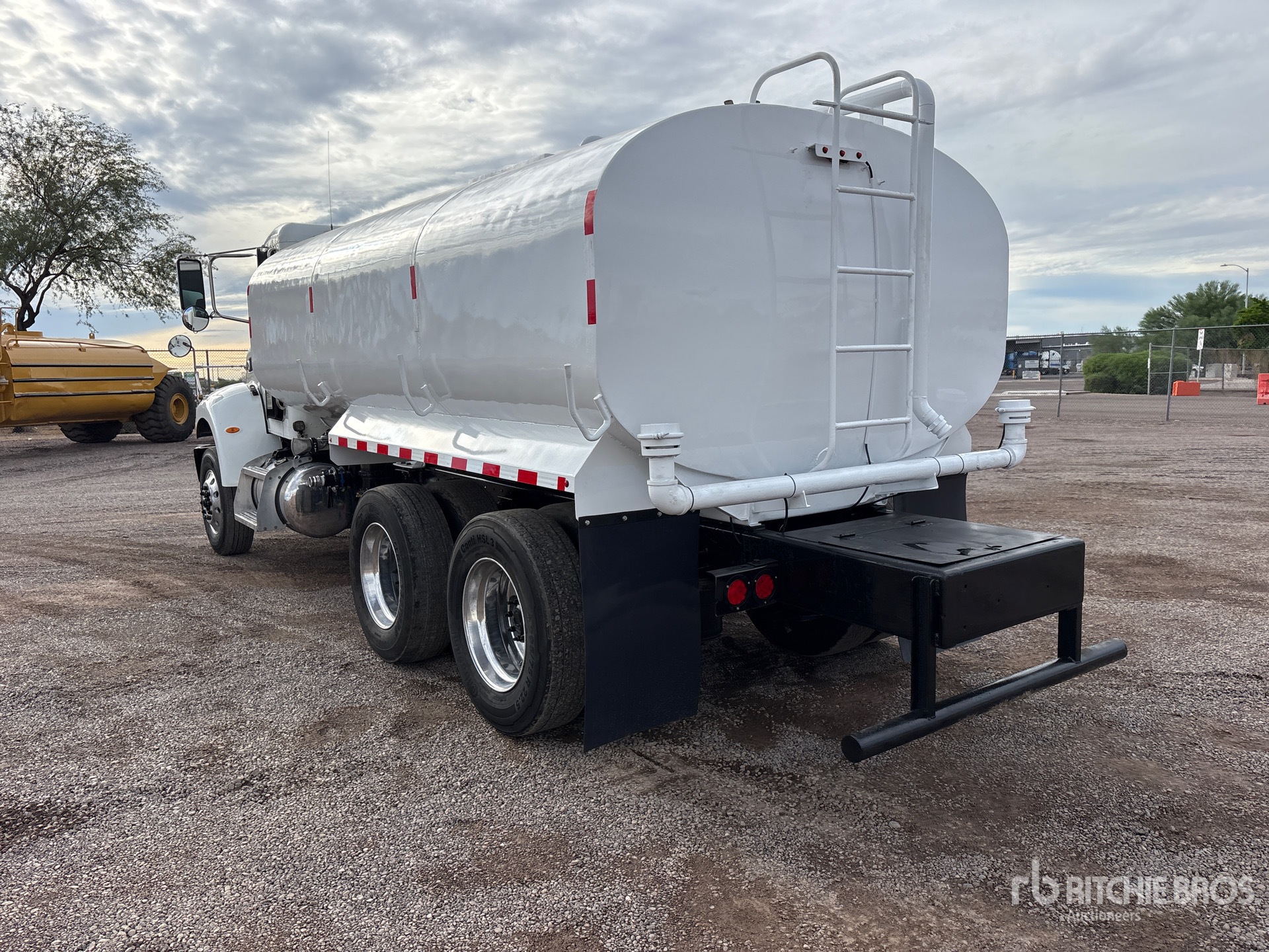 2016 Peterbilt 382