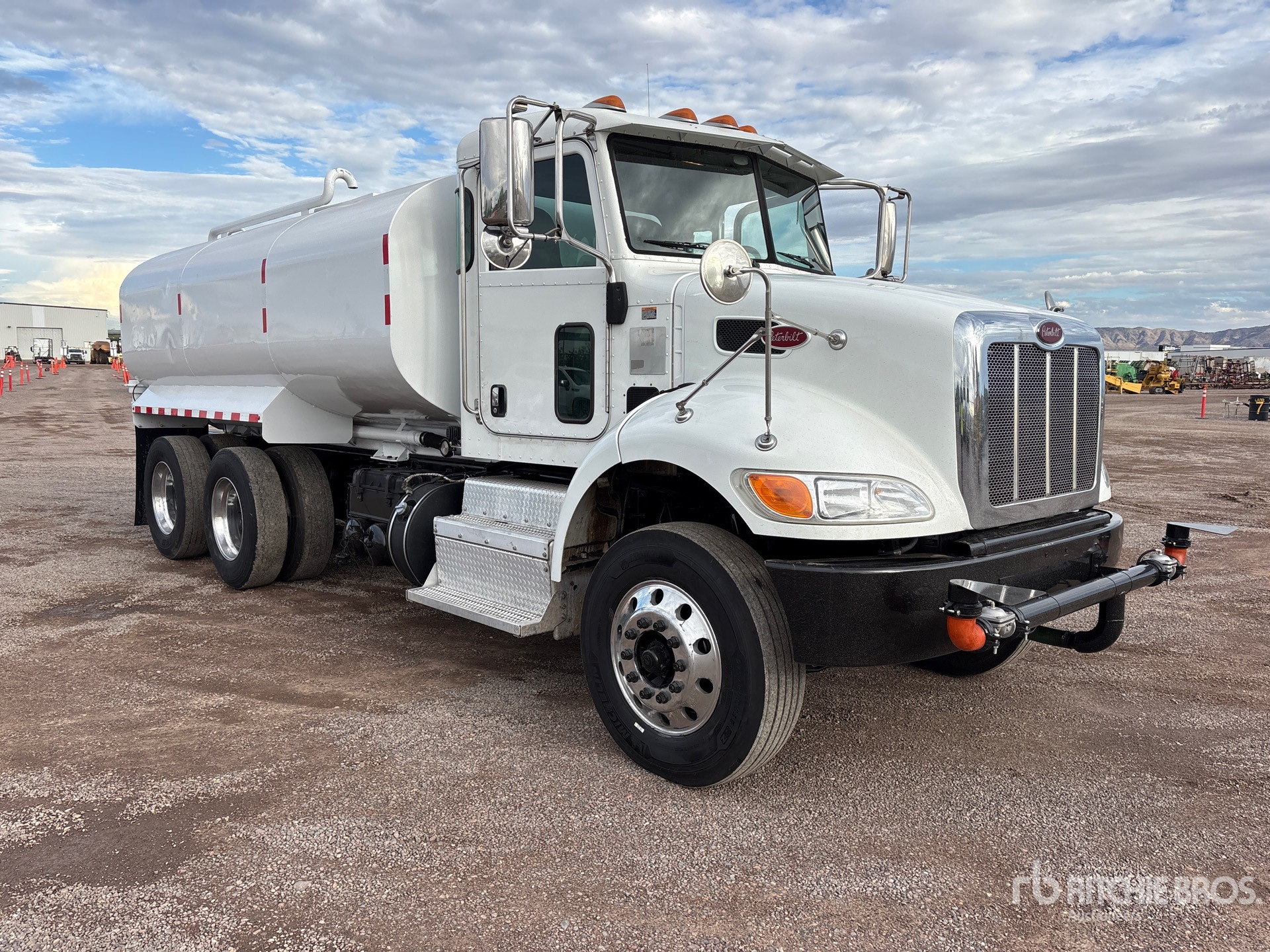 2016 Peterbilt 382