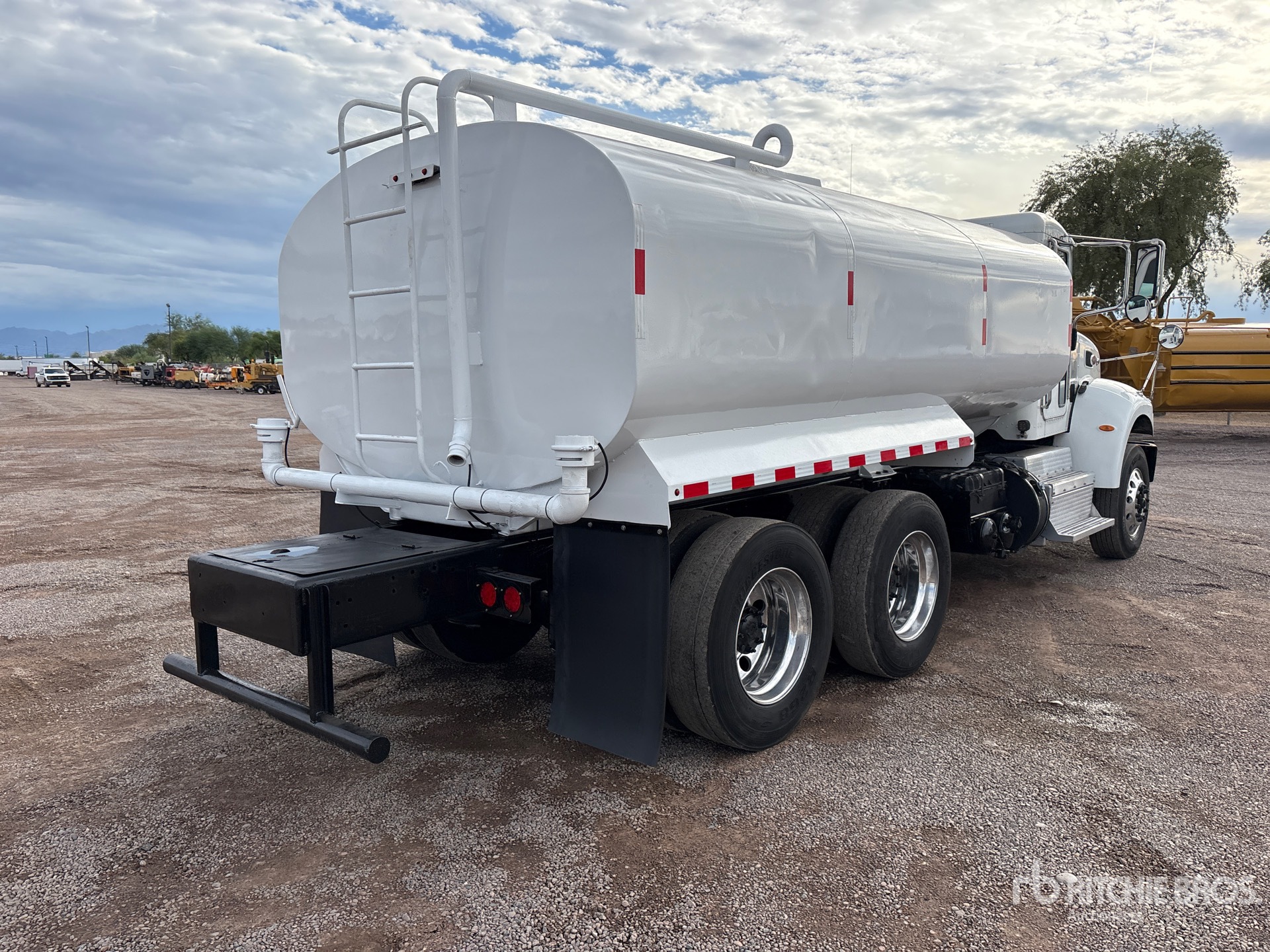 2016 Peterbilt 382