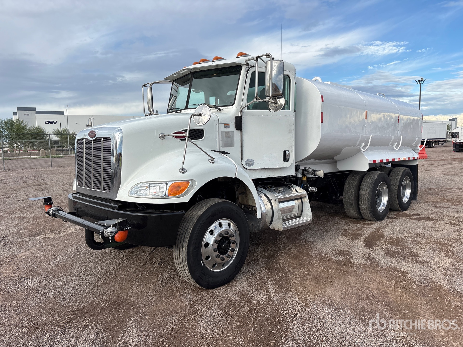 Photo of 2016 Peterbilt 382