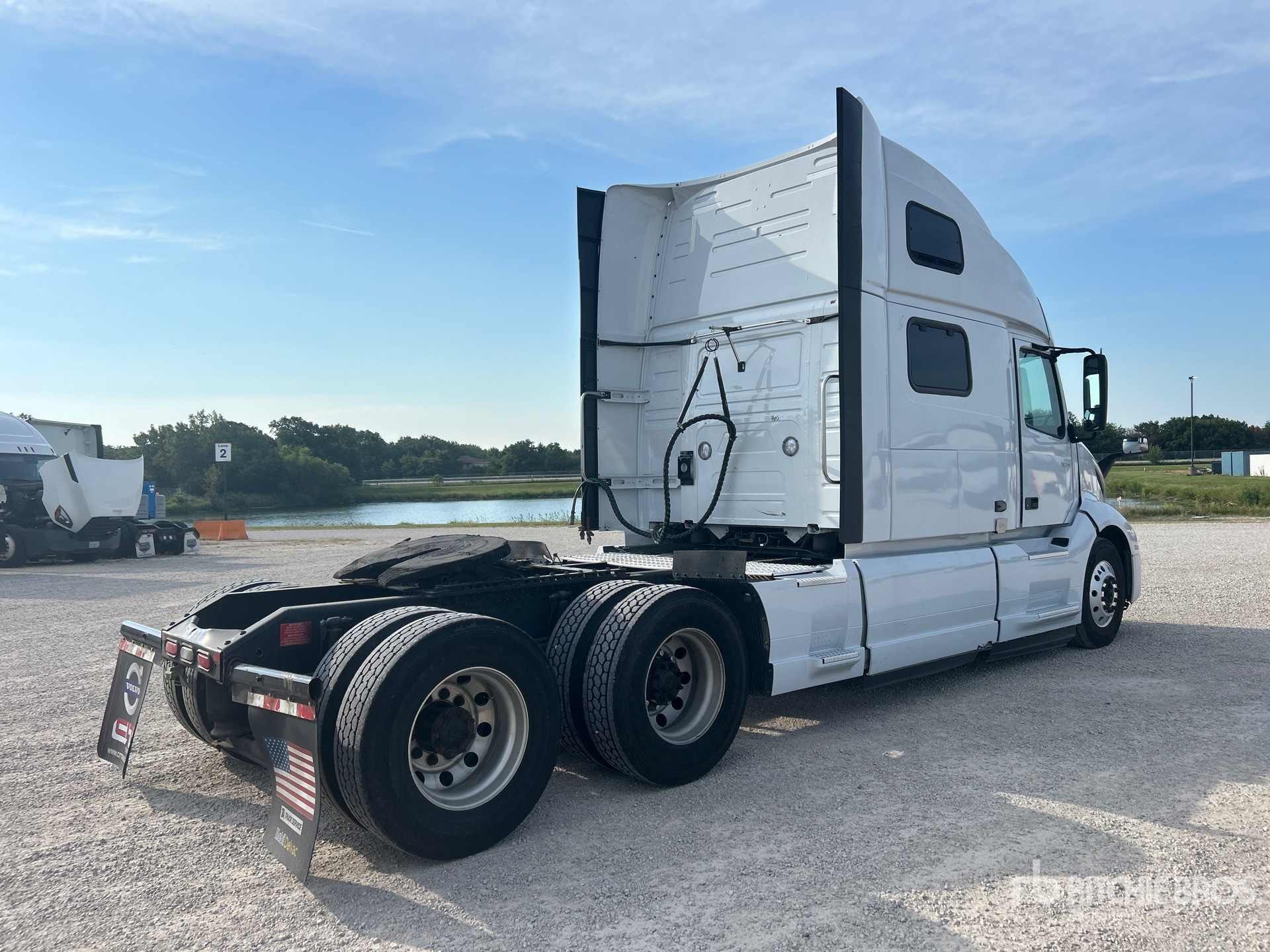 2023 Volvo 6X4