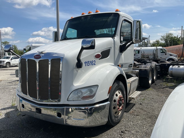 2018 Peterbilt 579 6x4 T/A Day Cab Truck Tractor