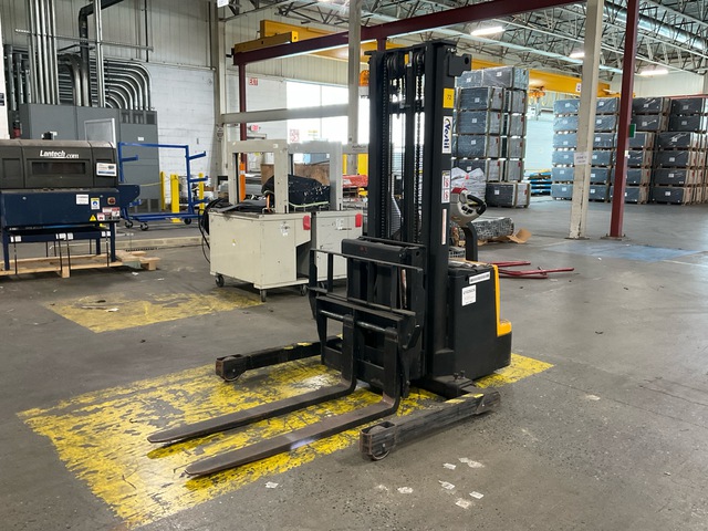 Vestil S-118-AA-FR 1500 lb Reach Truck