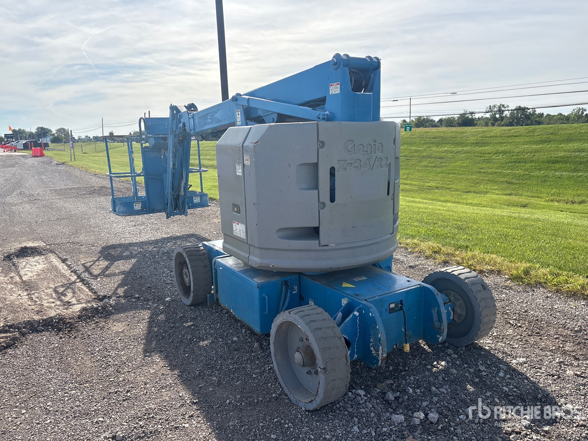 2012 Genie Z-34/22N