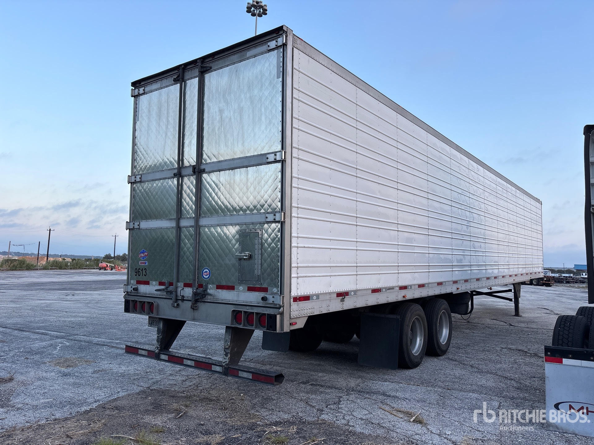 2023 Utility 53 FT