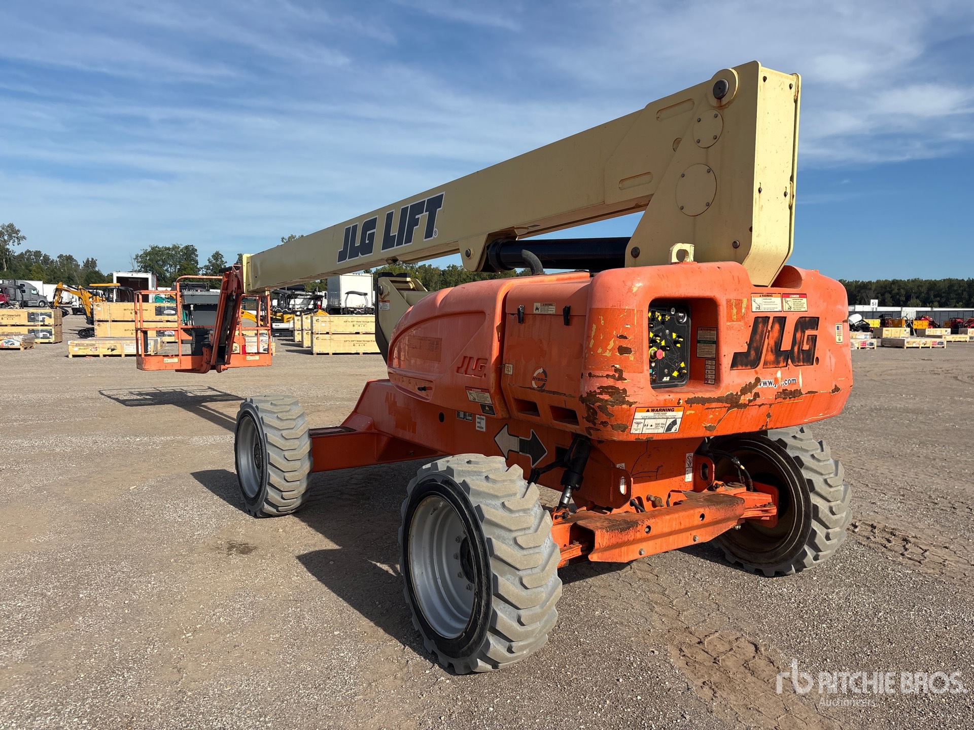 2011 JLG M600JP
