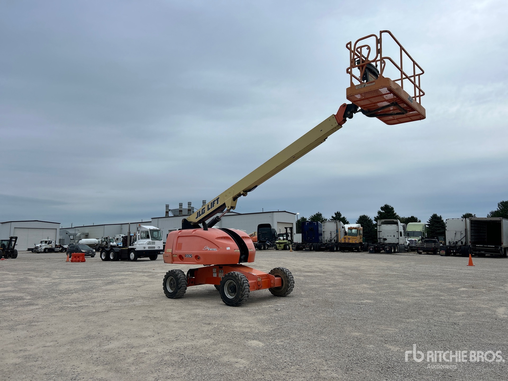 2014 JLG 400S