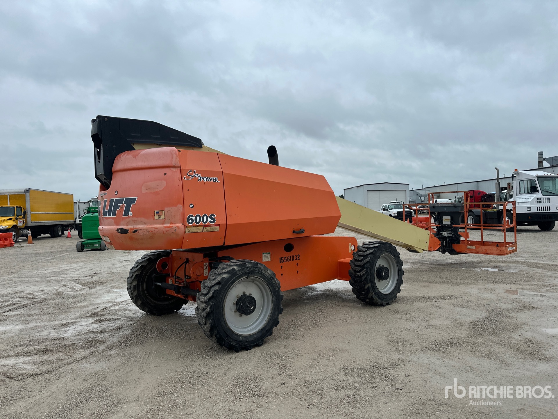 2016 JLG 600S