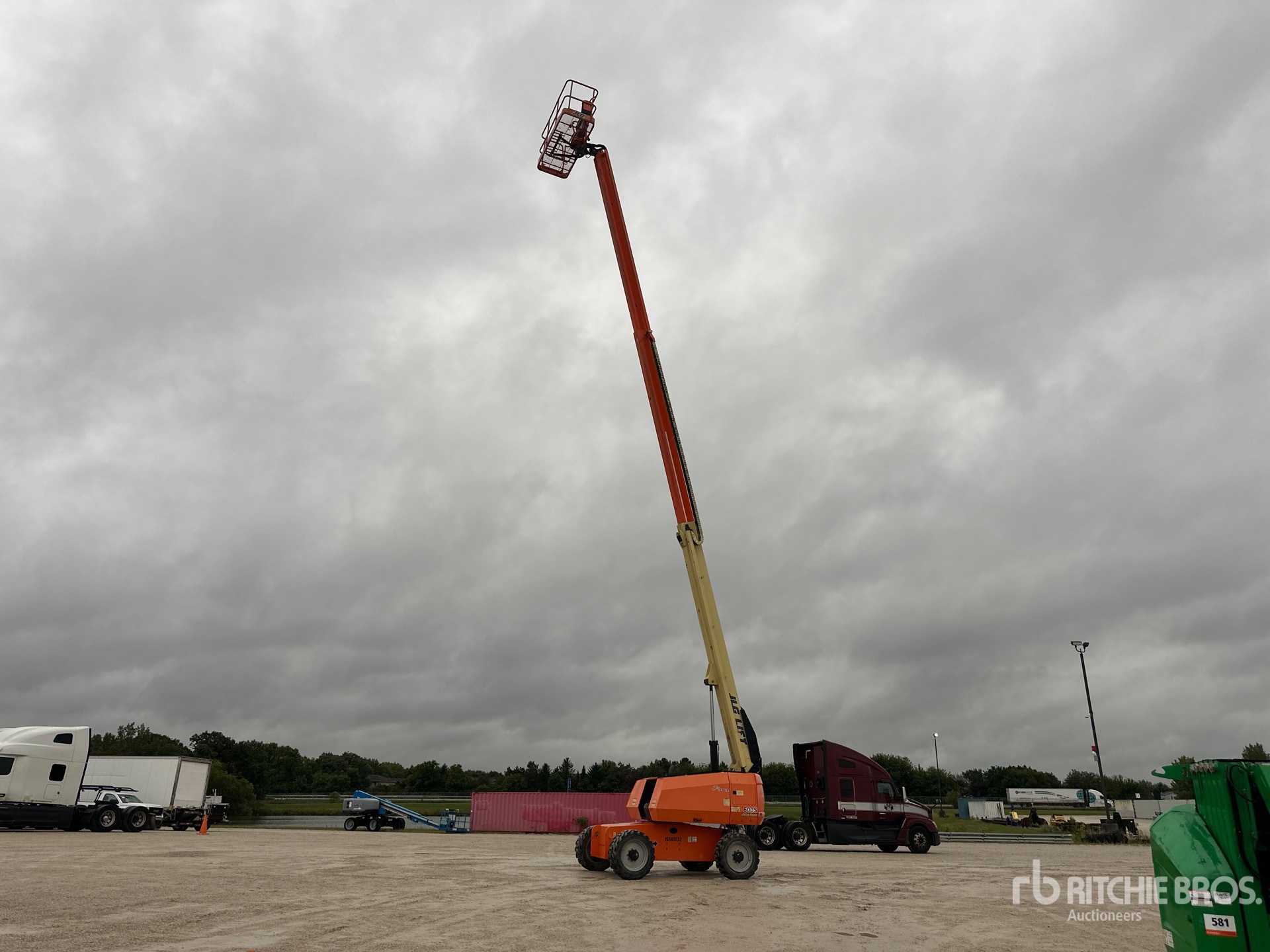 2016 JLG 600S