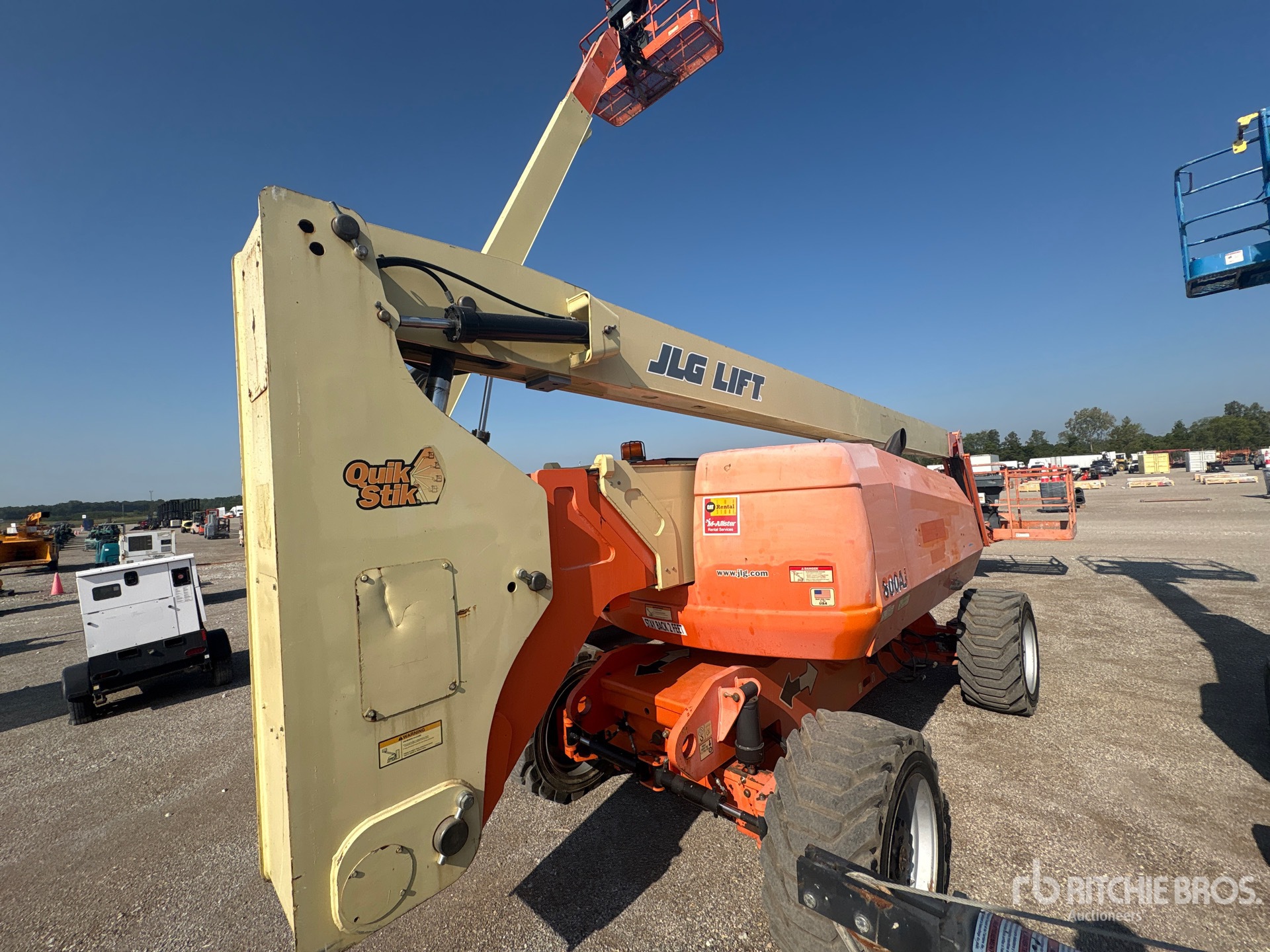 2011 JLG 800AJ