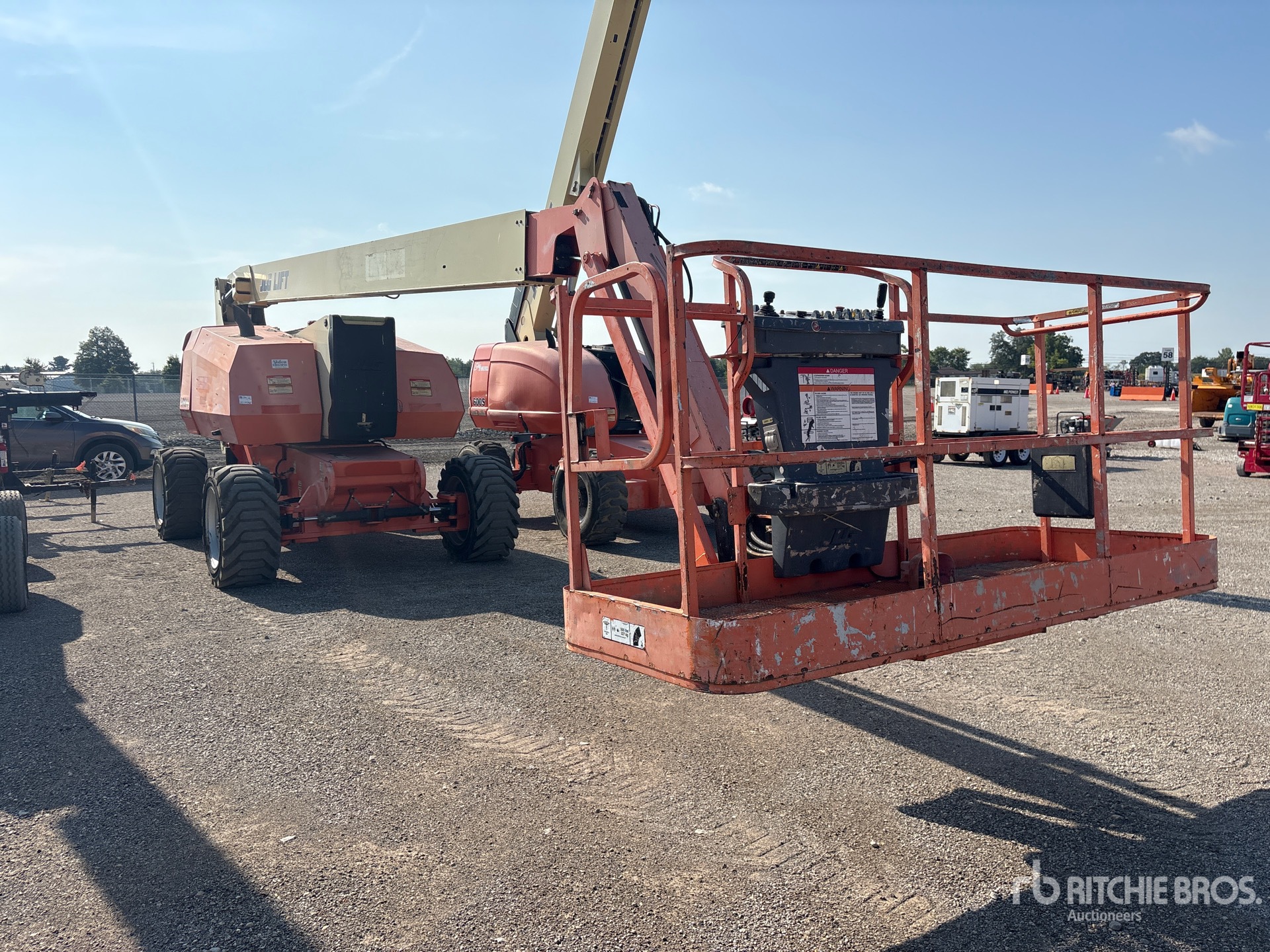 2011 JLG 800AJ